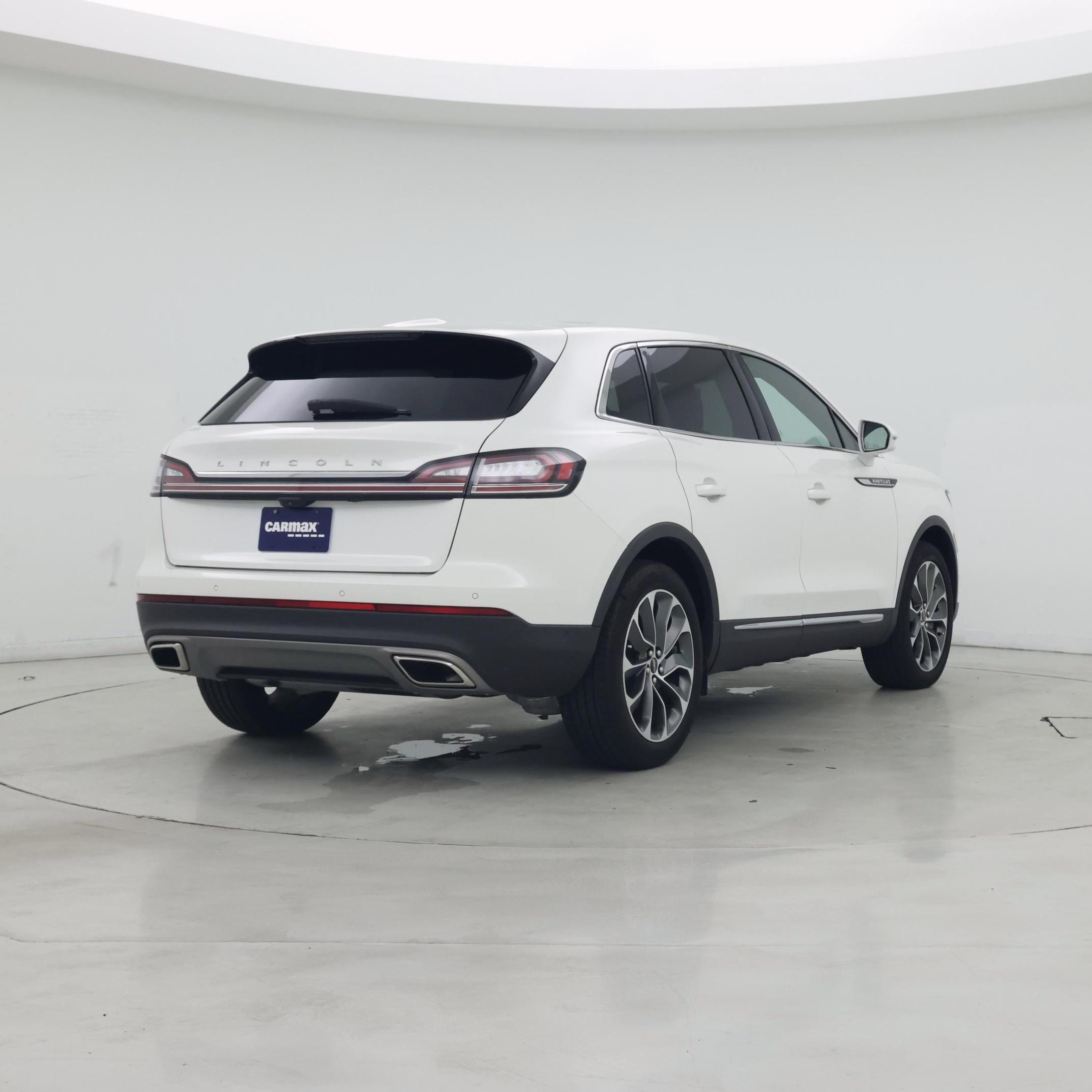 Thumbnail: 2023 Lincoln Nautilus - 8