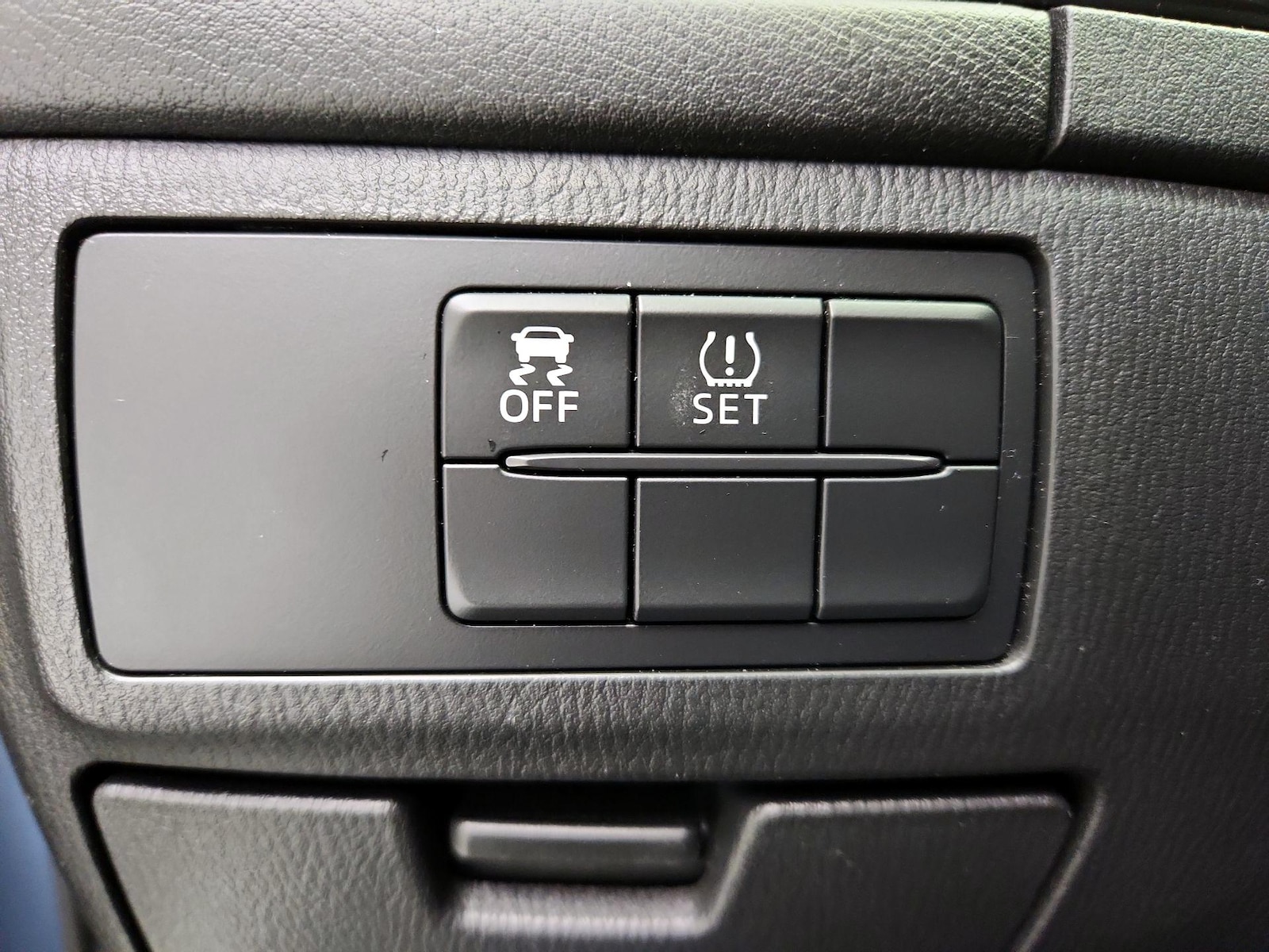 2015 Mazda MAZDA6 i Sport - Photo 14
