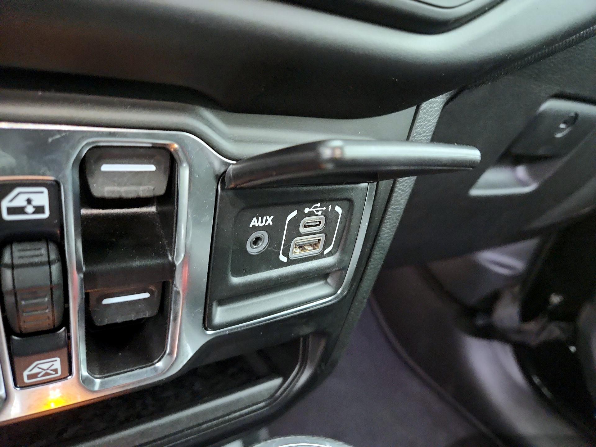Thumbnail: 2023 Jeep Wrangler - 18