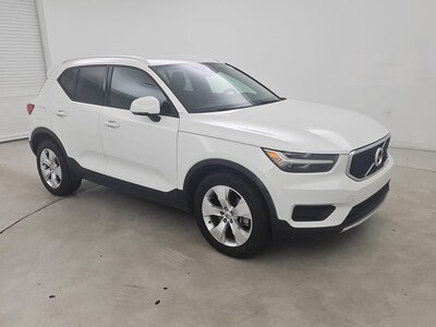 2020 Volvo XC40 T4 Momentum