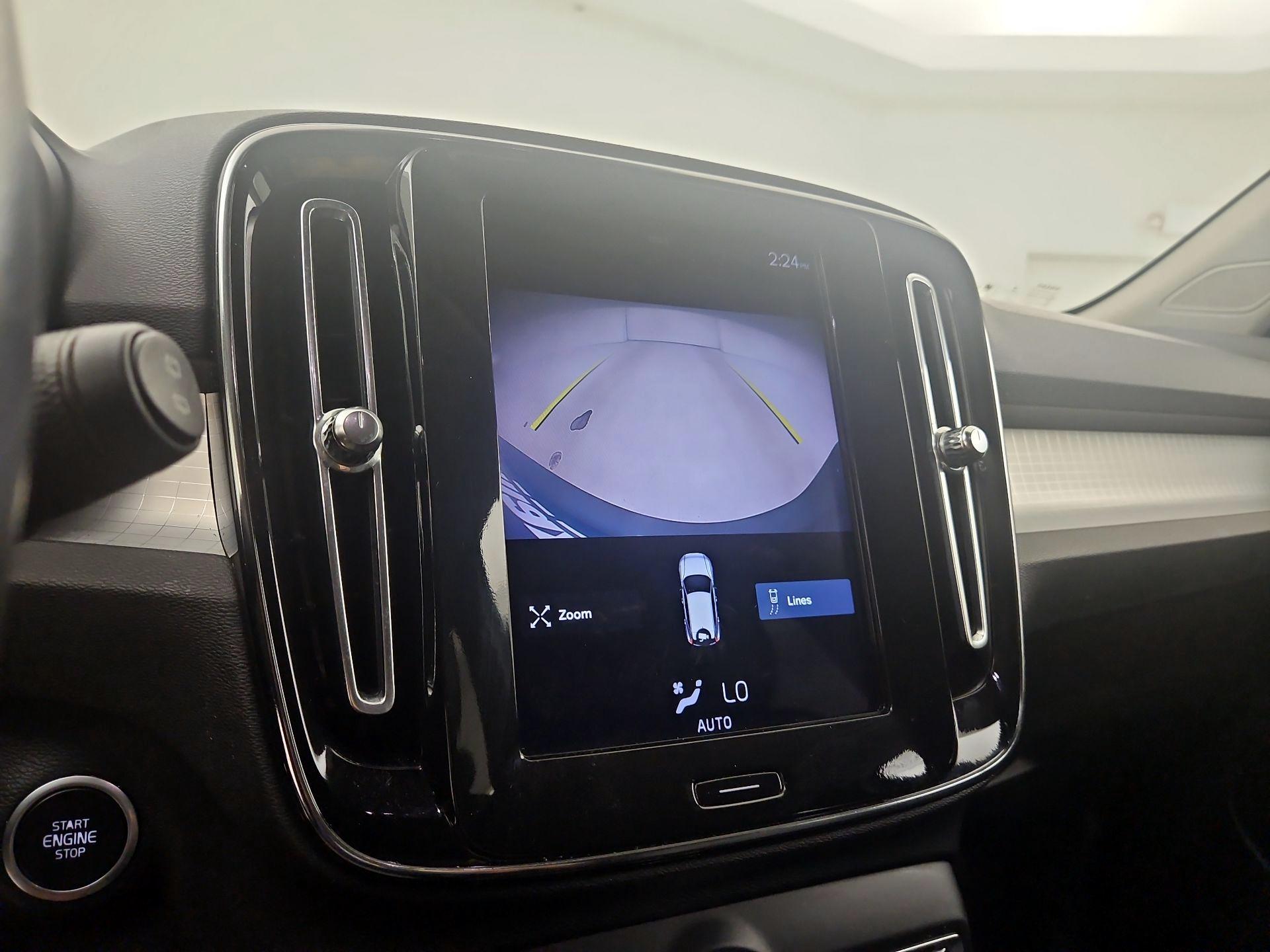 Thumbnail: 2020 Volvo XC40 - 12