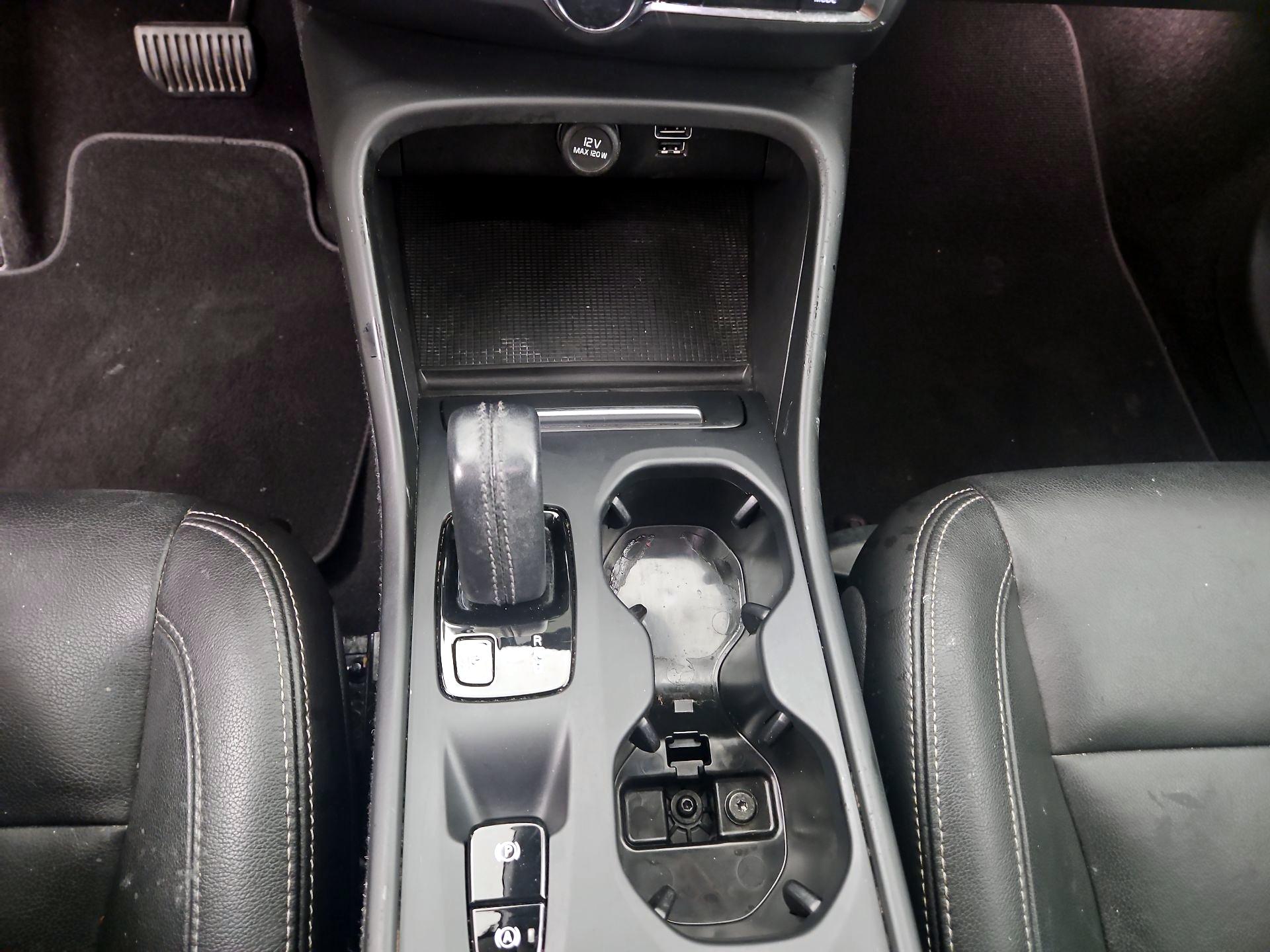 Thumbnail: 2020 Volvo XC40 - 15