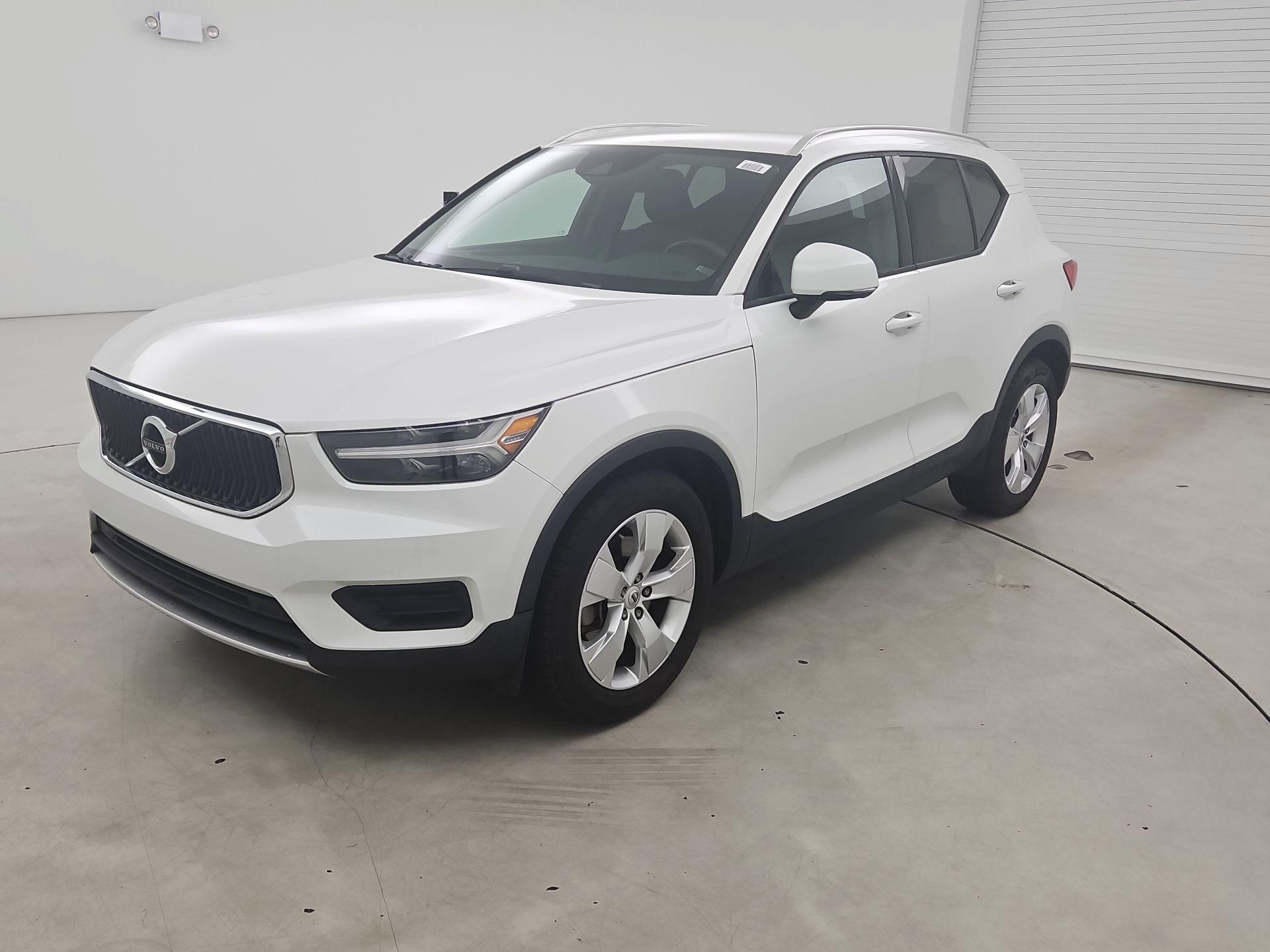 Thumbnail: 2020 Volvo XC40 - 3