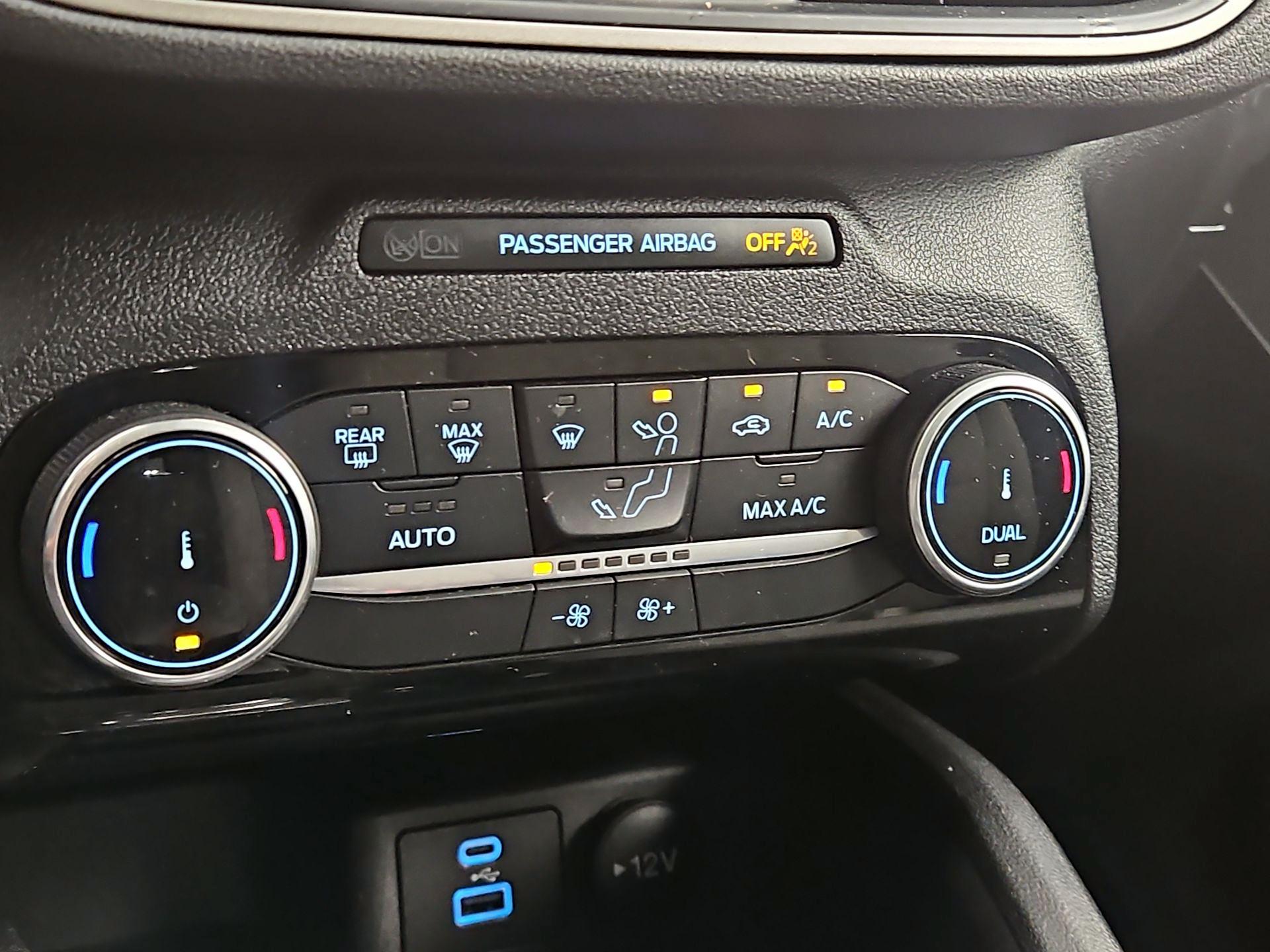 Thumbnail: 2022 Ford Escape - 16