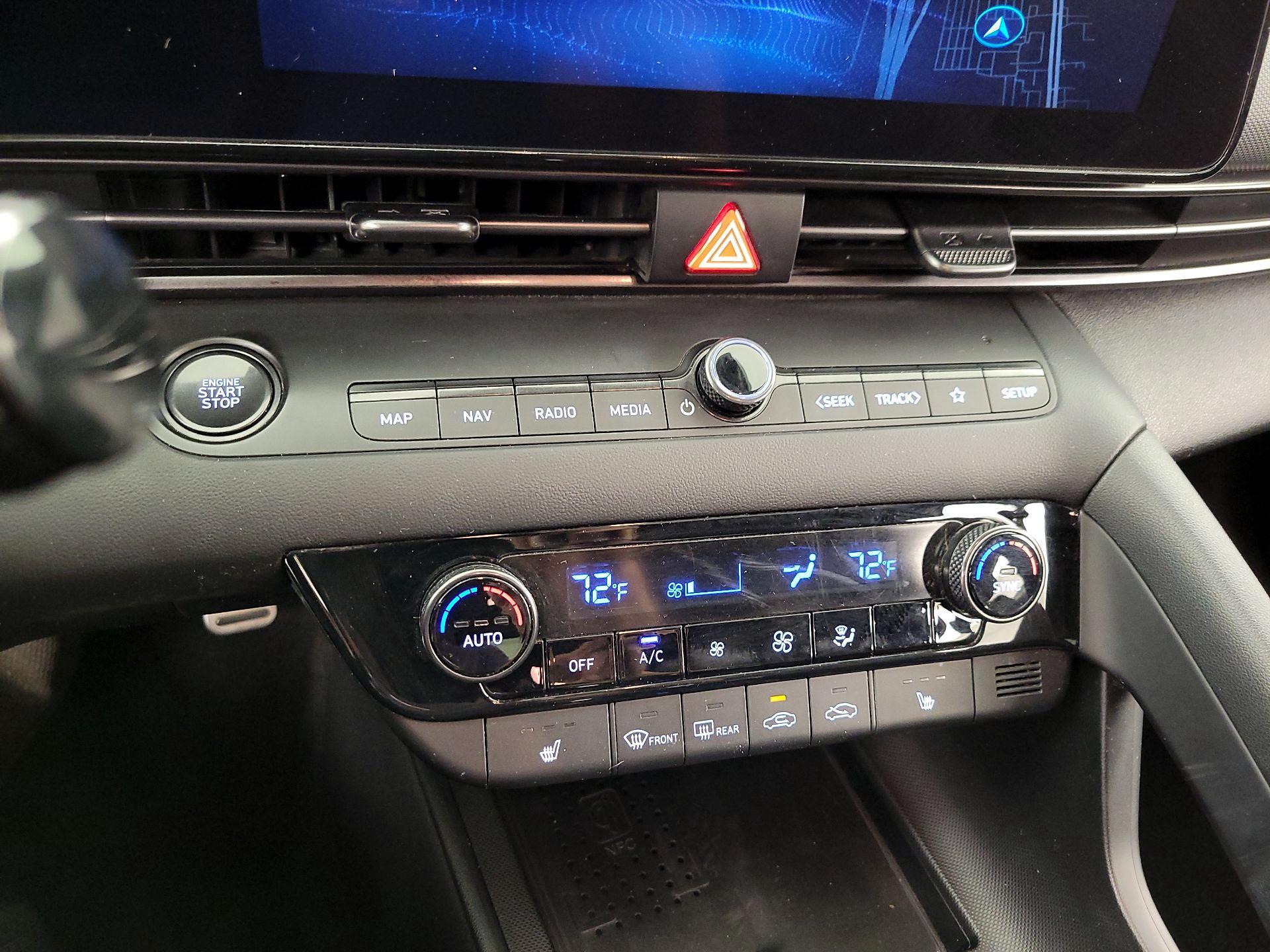 Thumbnail: 2023 Hyundai Elantra - 17