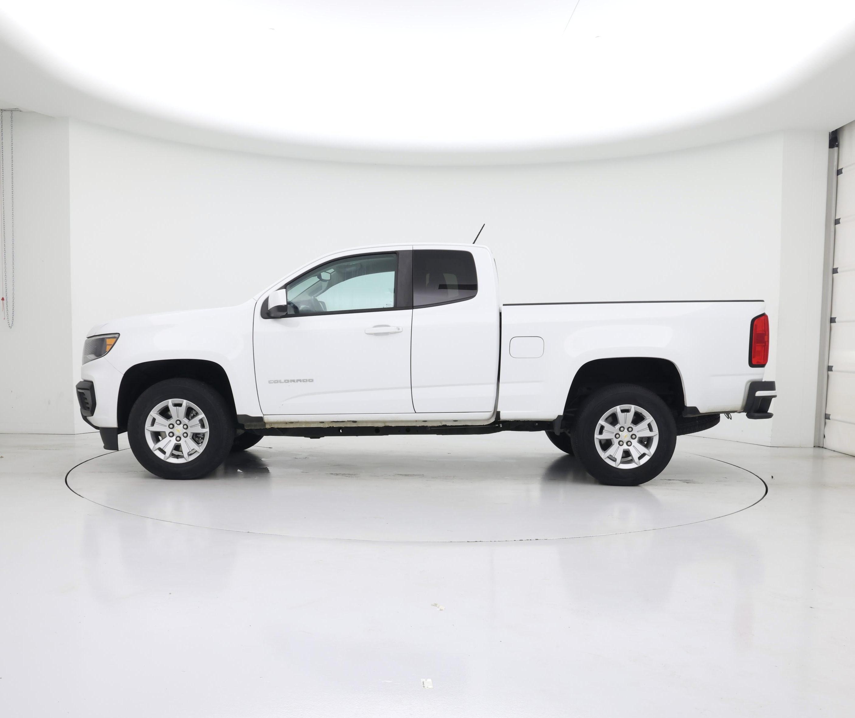 Thumbnail: 2022 Chevrolet Colorado - 3