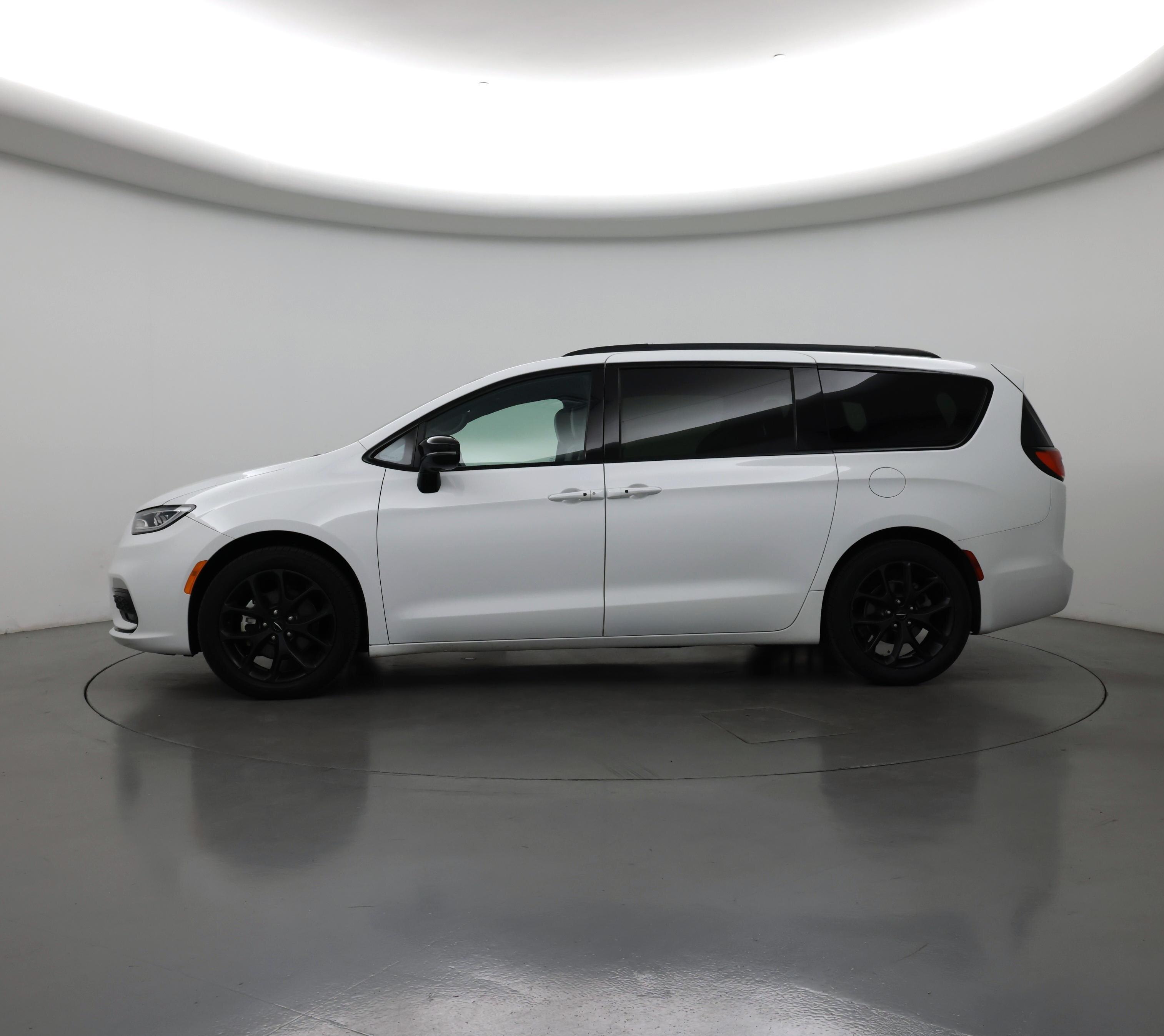 Thumbnail: 2025 Chrysler Pacifica - 3