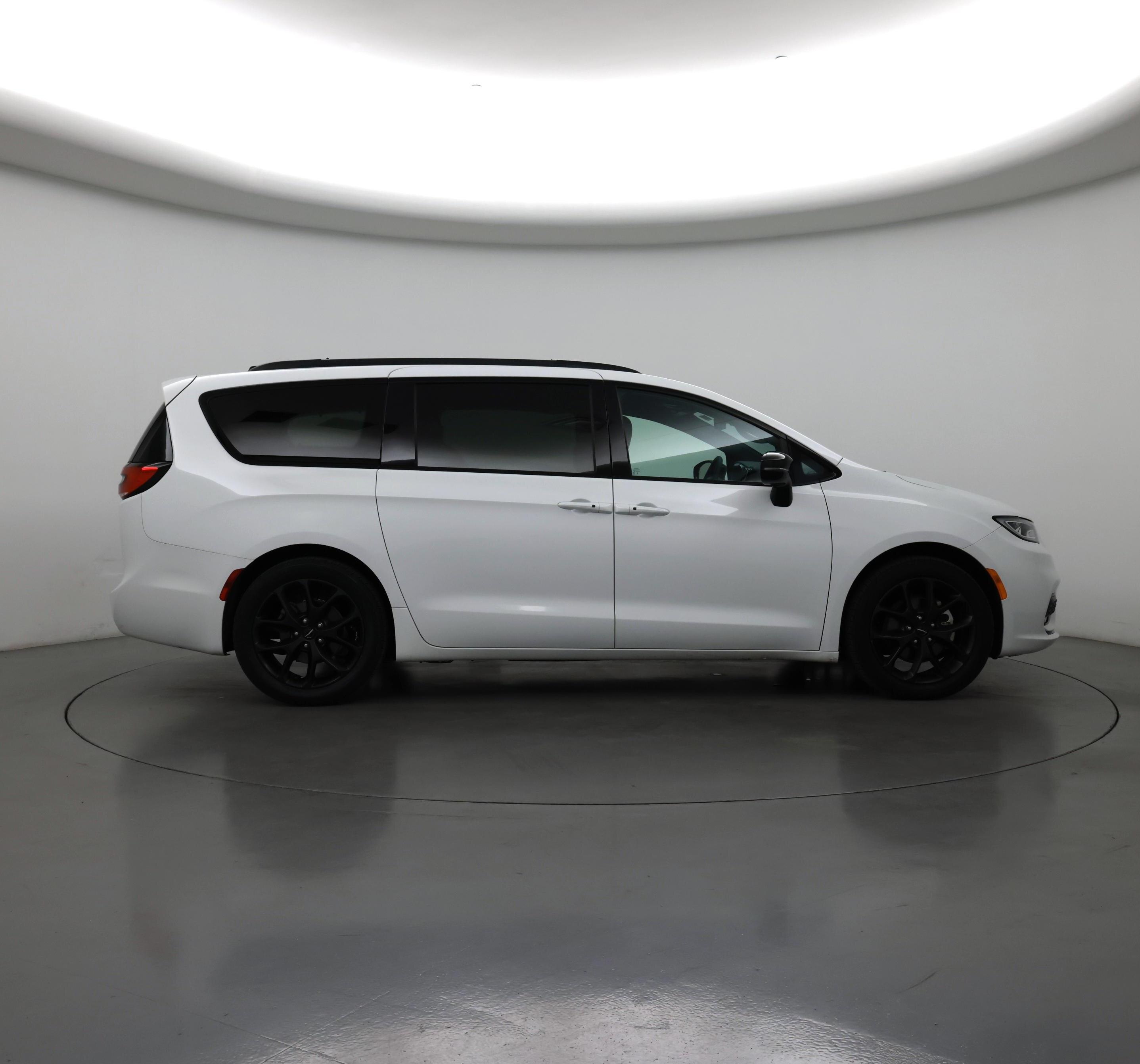 Thumbnail: 2025 Chrysler Pacifica - 7