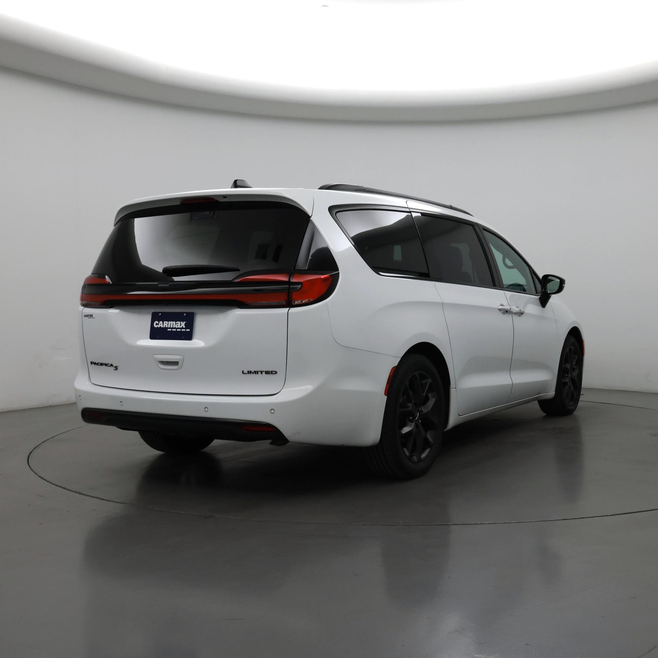 Thumbnail: 2025 Chrysler Pacifica - 8
