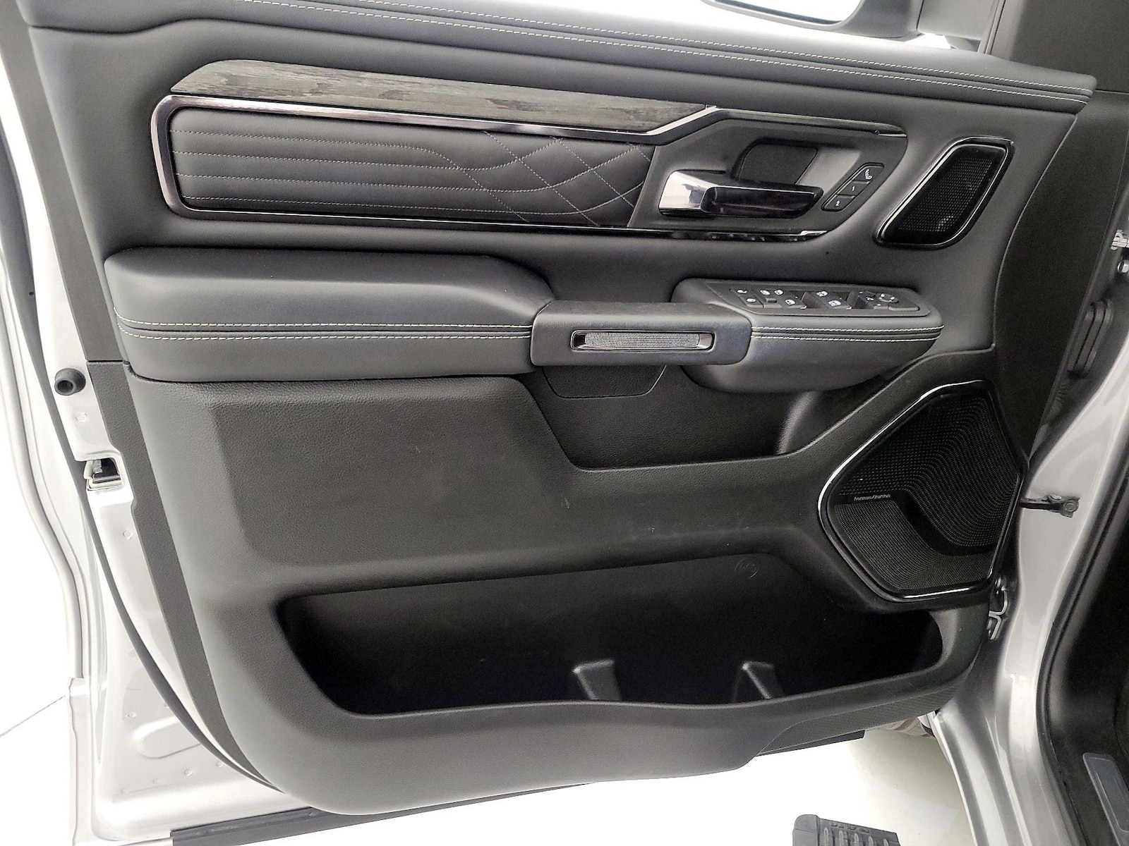 2025 RAM Ram 1500 Pickup Limited - Photo 13