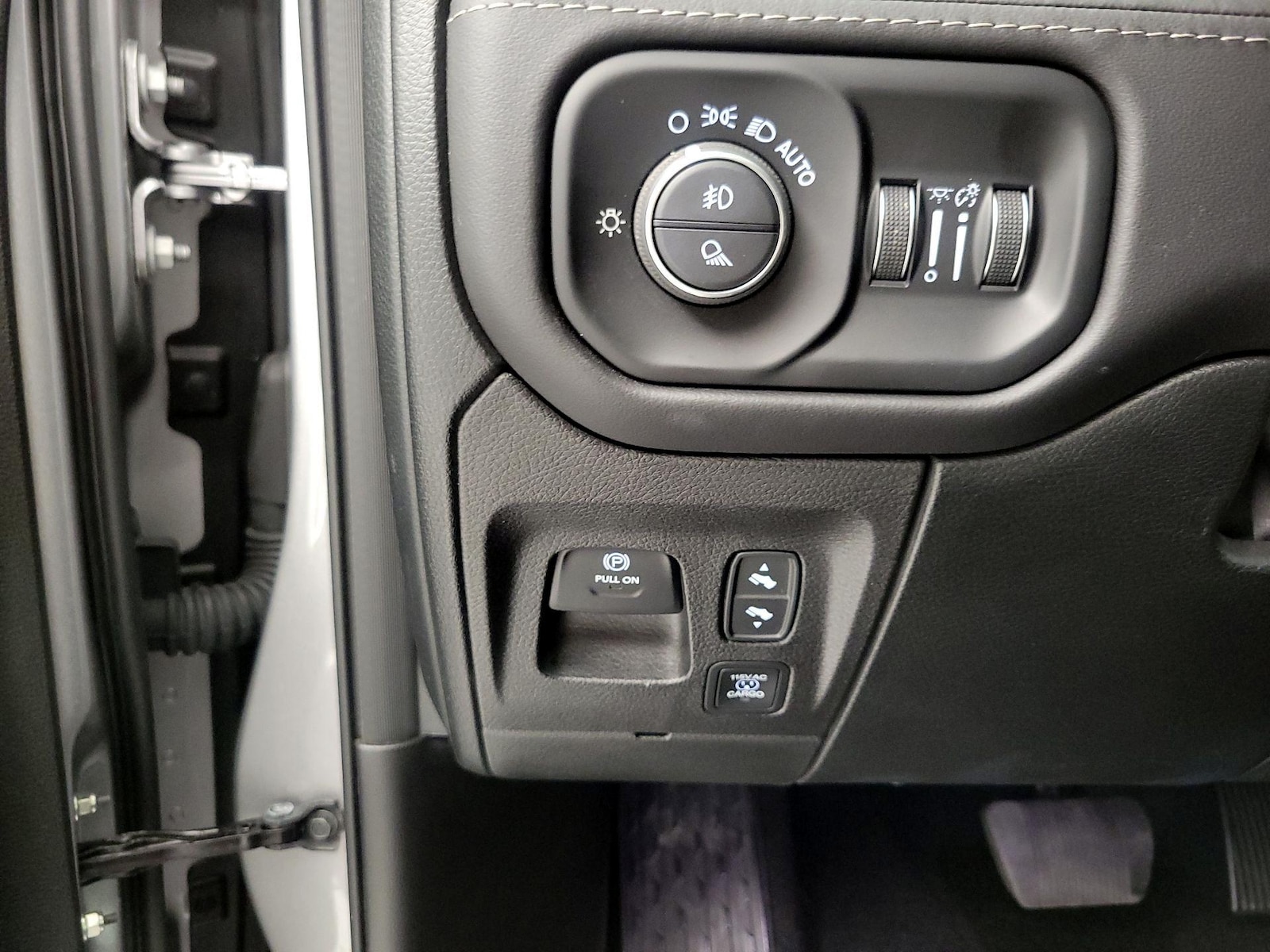 2025 RAM Ram 1500 Pickup Limited - Photo 14
