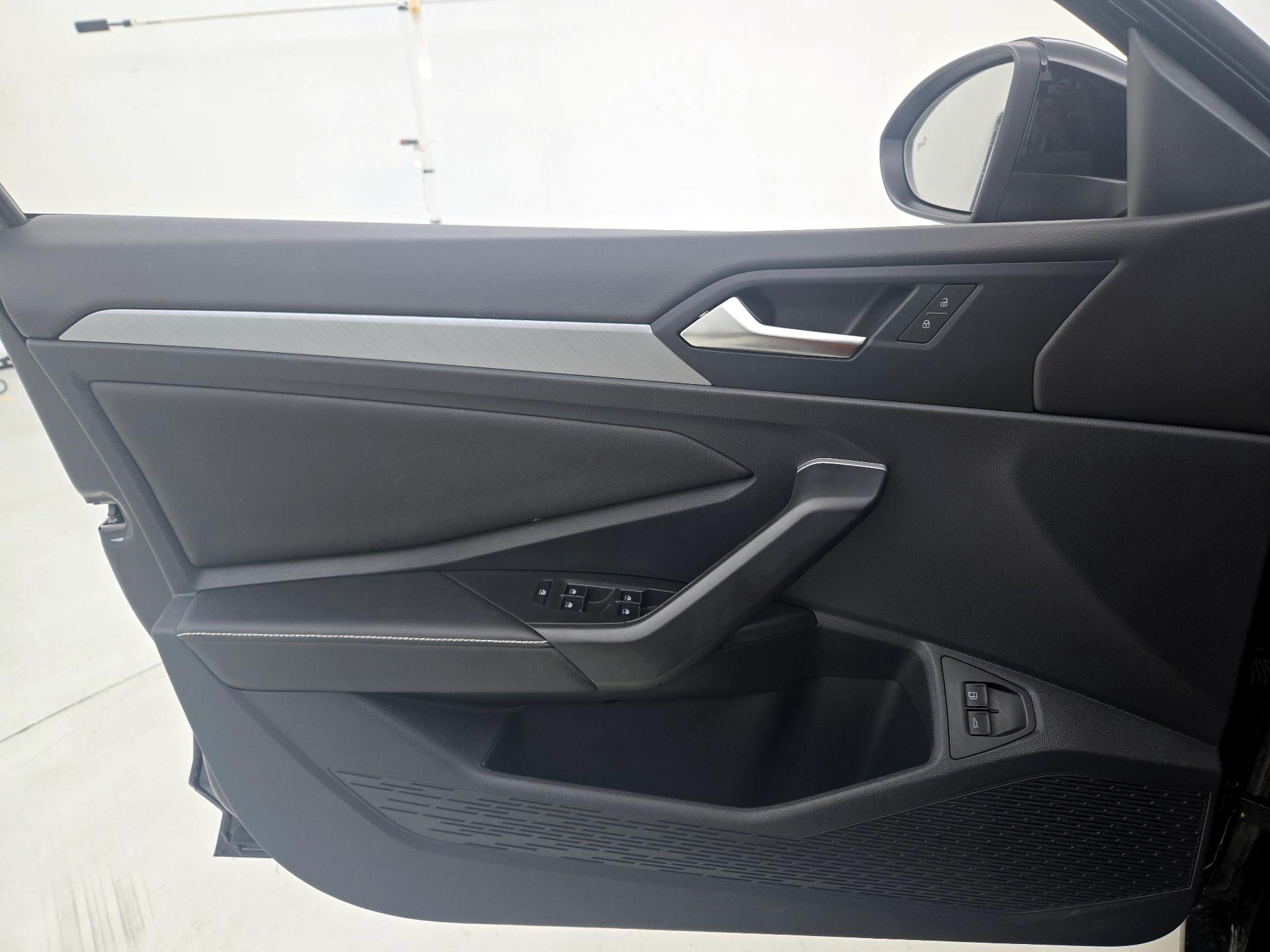 Thumbnail: 2024 Volkswagen Jetta - 12