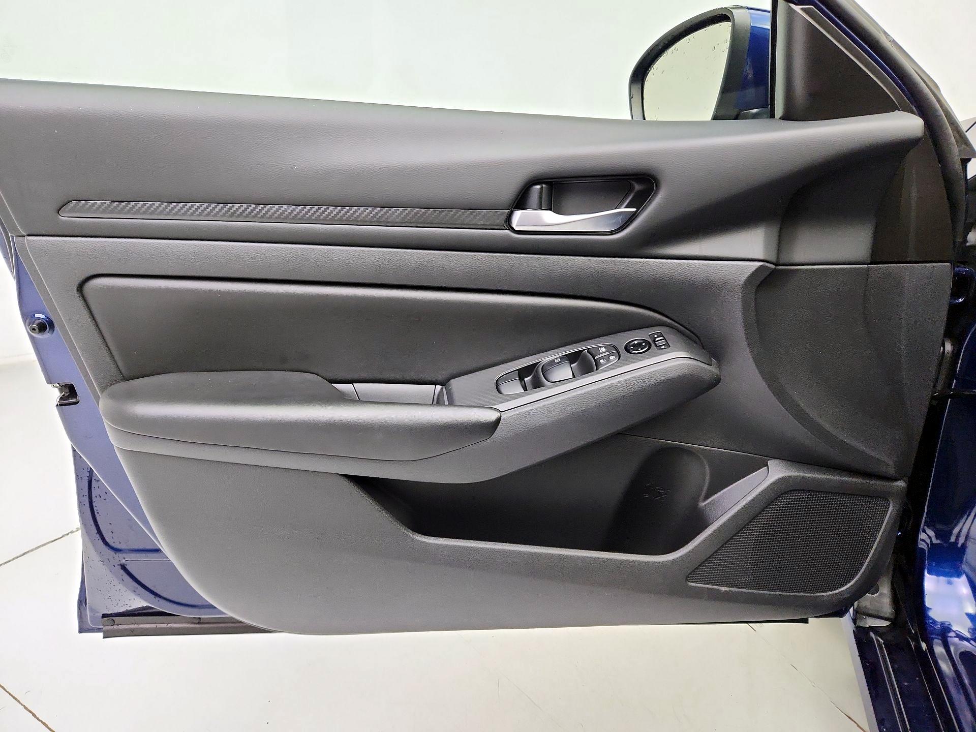 Thumbnail: 2022 Nissan Altima - 12
