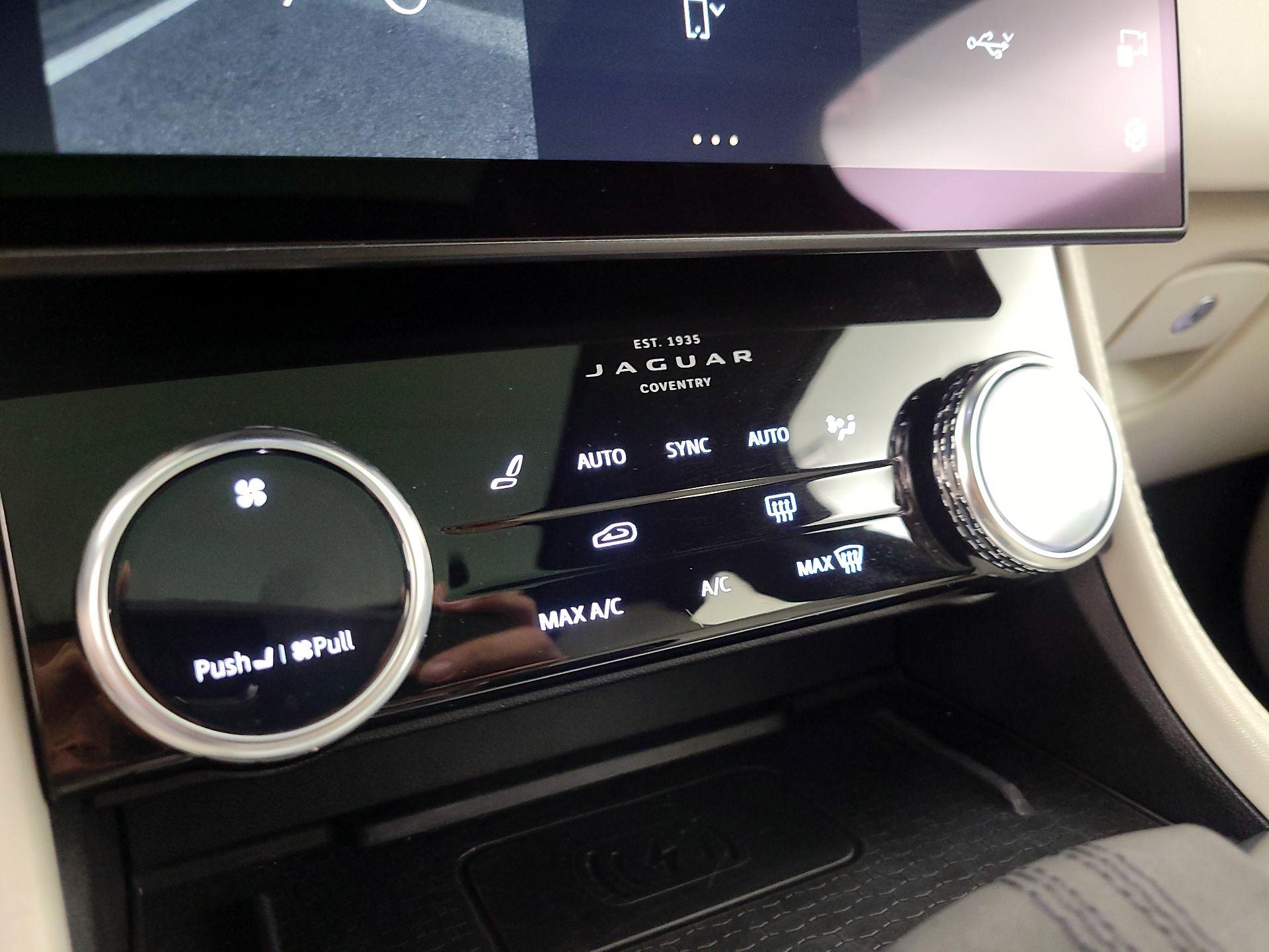 Thumbnail: 2021 Jaguar F-Pace - 15