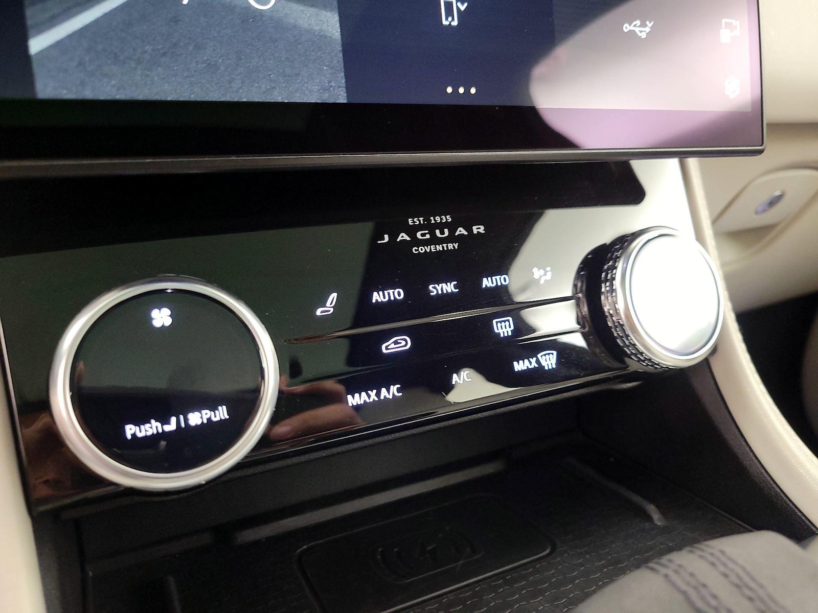 2021 Jaguar F-Pace R-Dynamic S - Photo 16