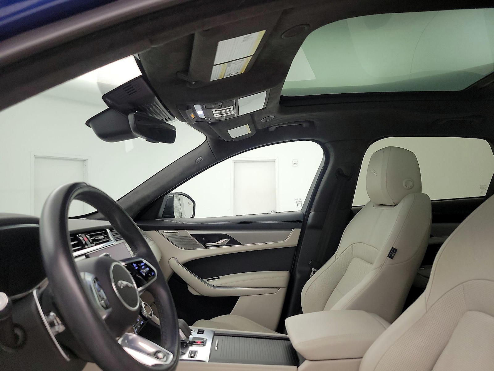 2021 Jaguar F-Pace R-Dynamic S - Photo 19