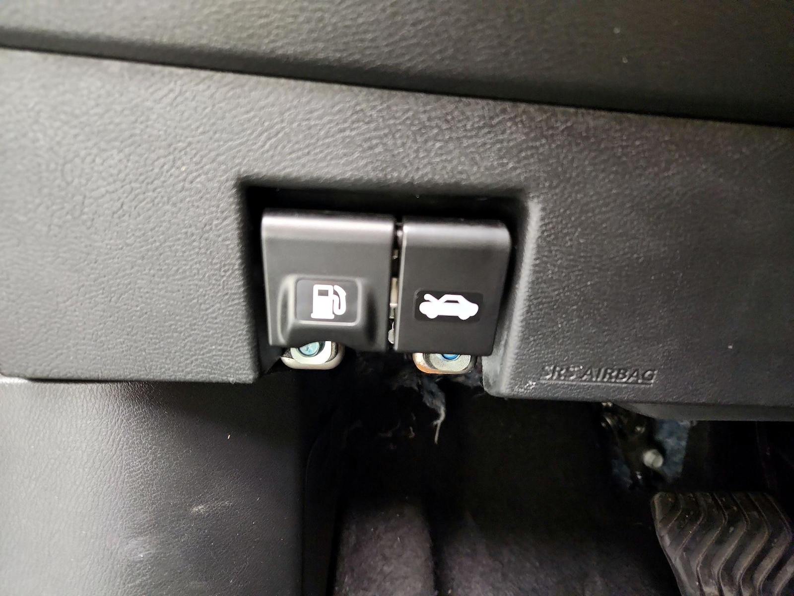 2025 Nissan Versa Sedan SV - Photo 14