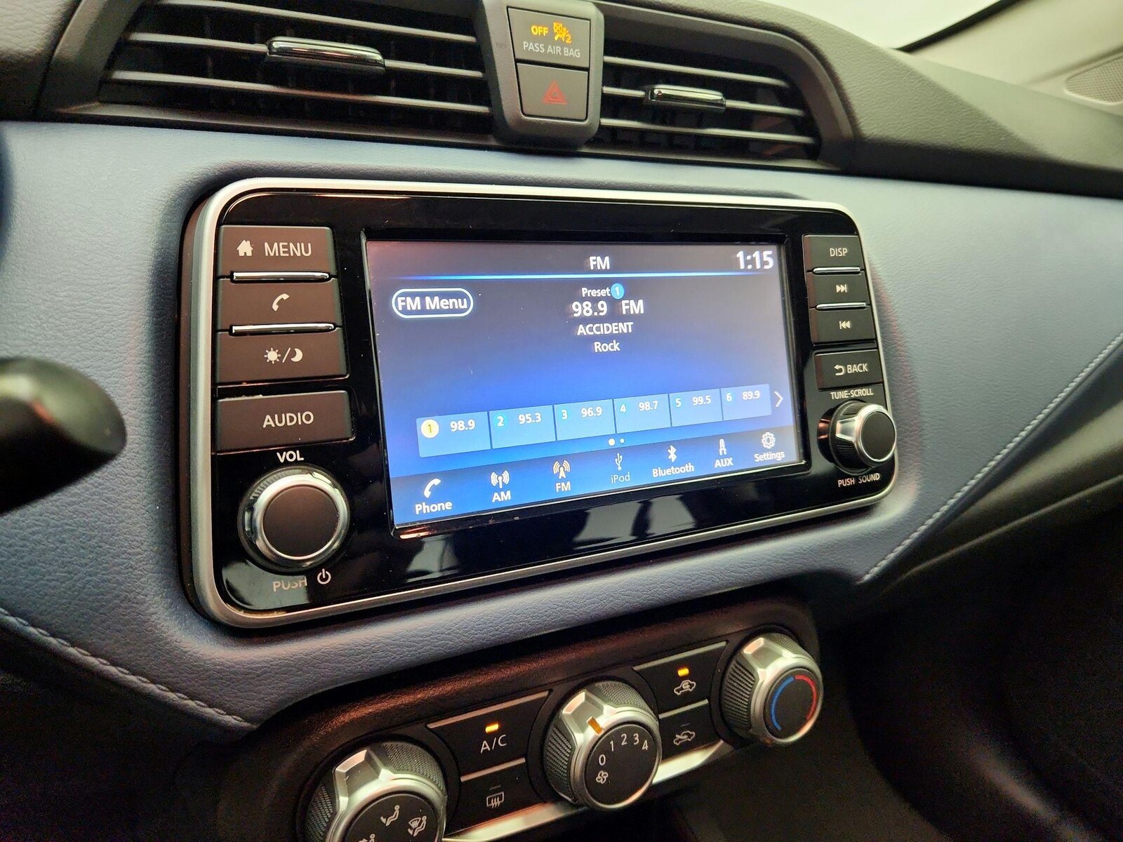 2025 Nissan Versa Sedan SV - Photo 16