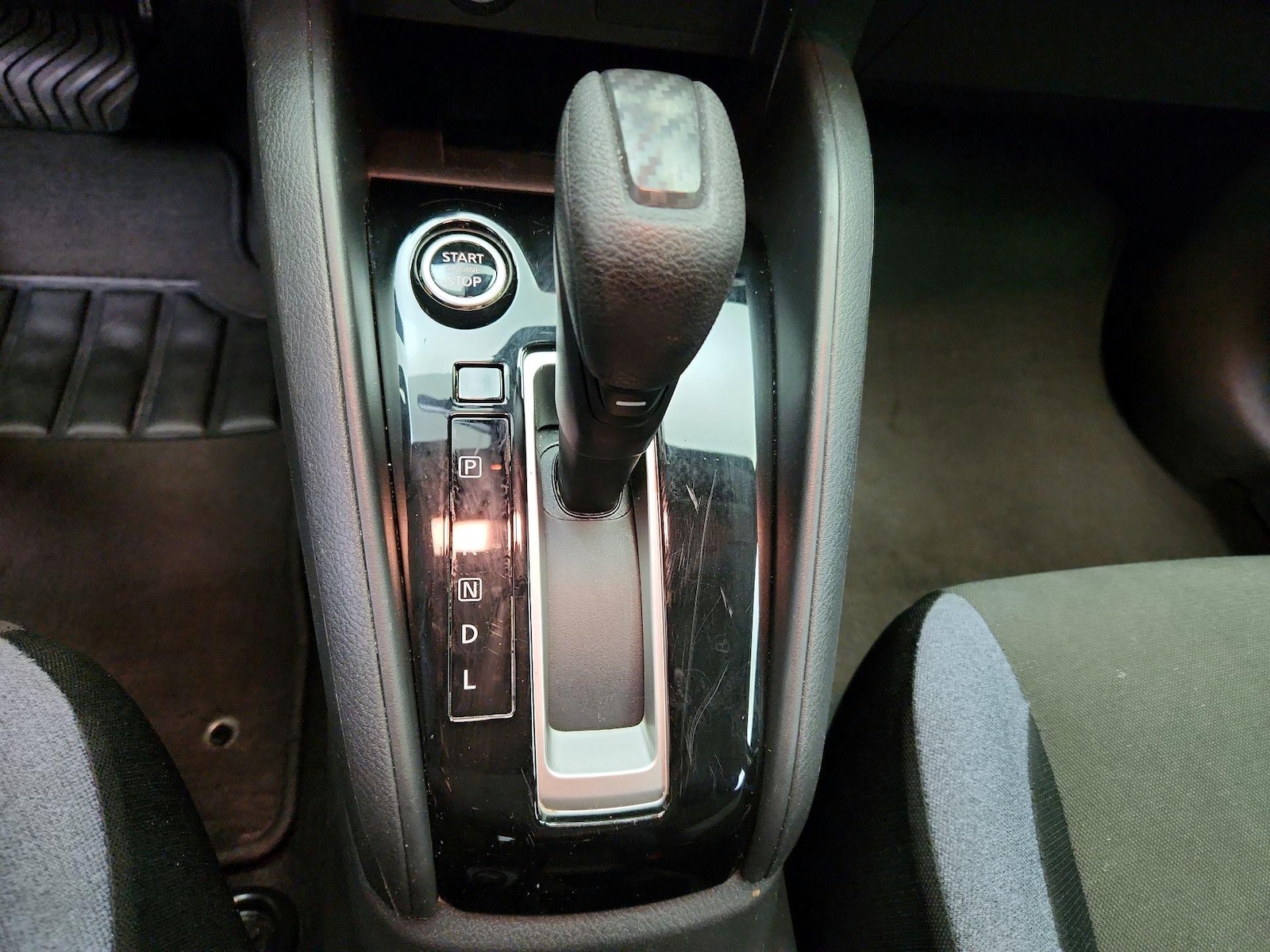 2025 Nissan Versa Sedan SV - Photo 18