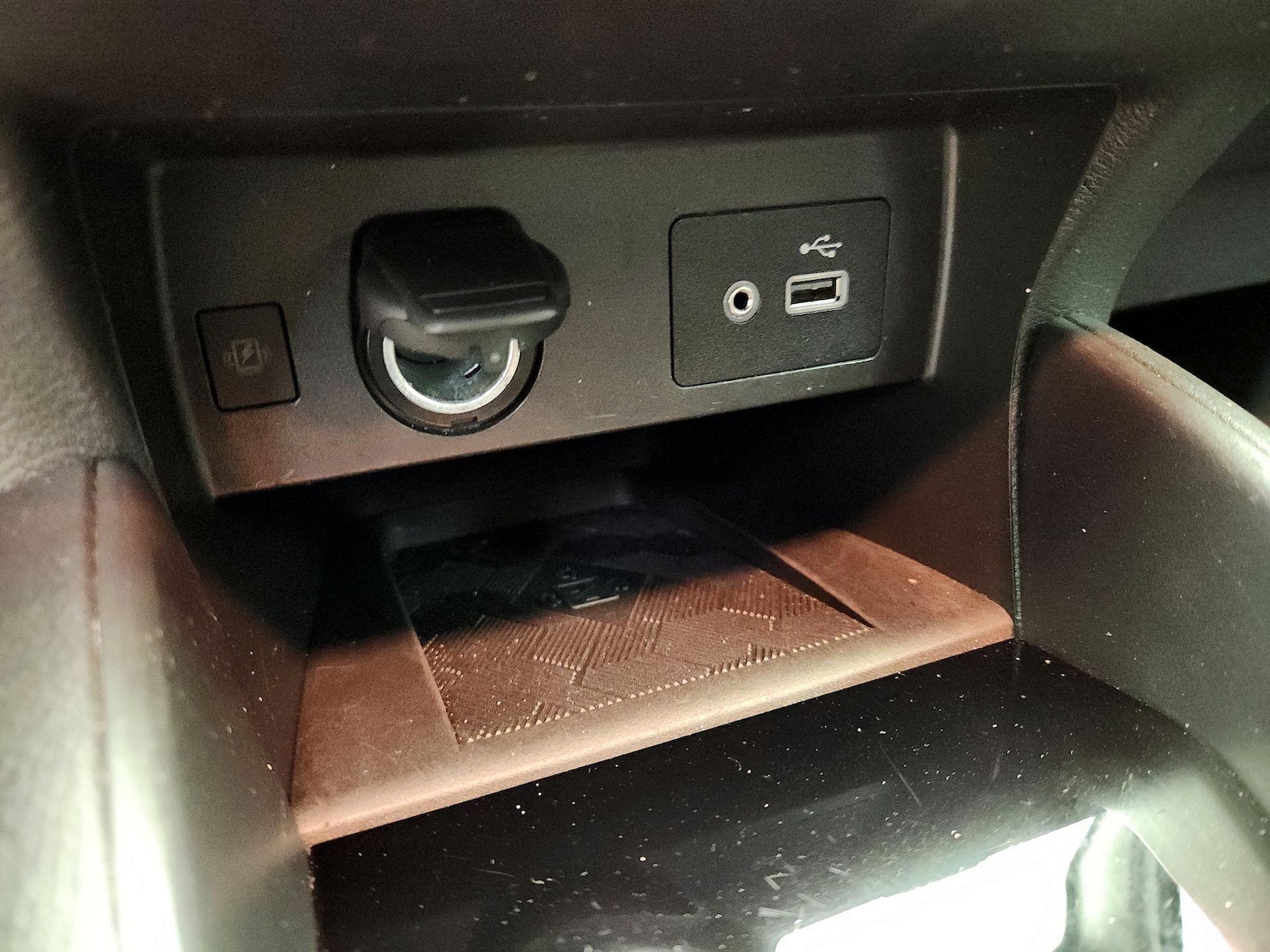 2025 Nissan Versa Sedan SV - Photo 19