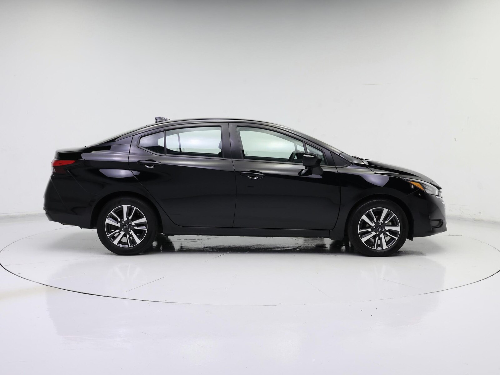 2025 Nissan Versa Sedan SV - Photo 8