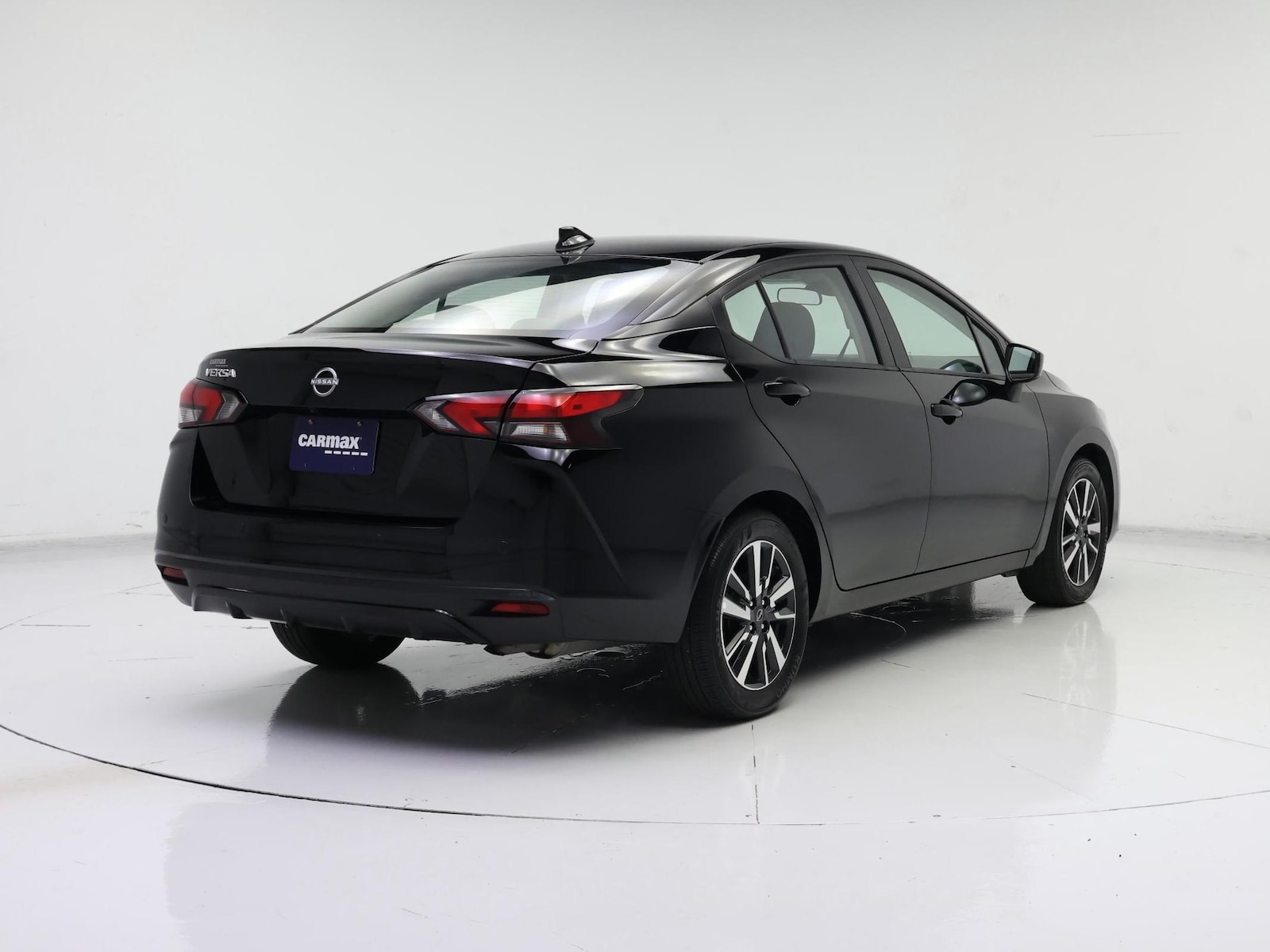 2025 Nissan Versa Sedan SV - Photo 9