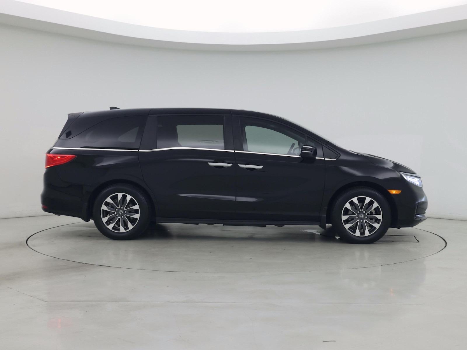 2024 Honda Odyssey EX-L - Photo 8