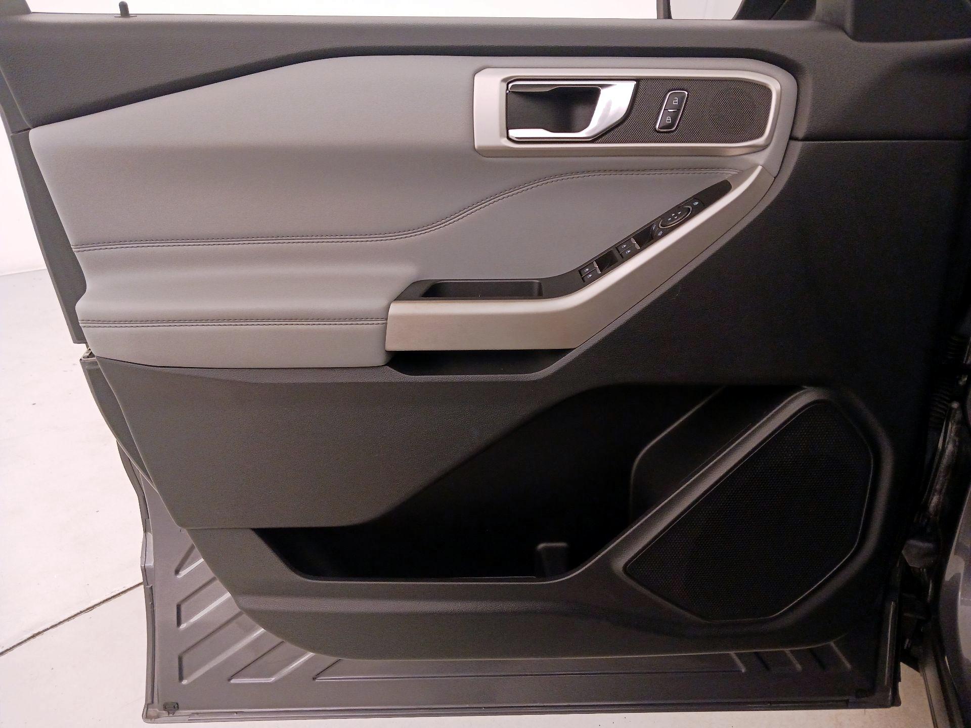 Thumbnail: 2021 Ford Explorer - 12