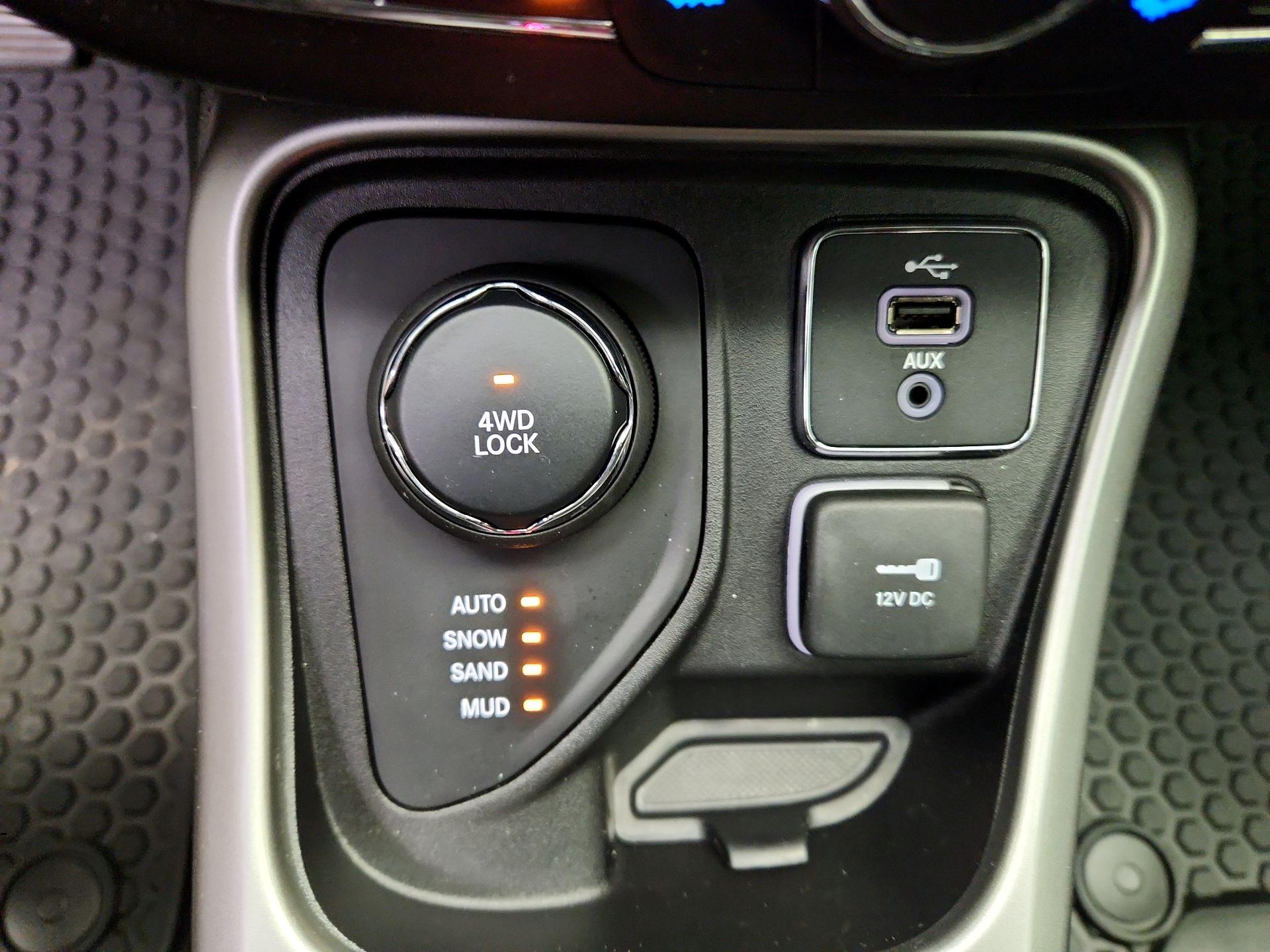 Thumbnail: 2018 Jeep Compass - 19
