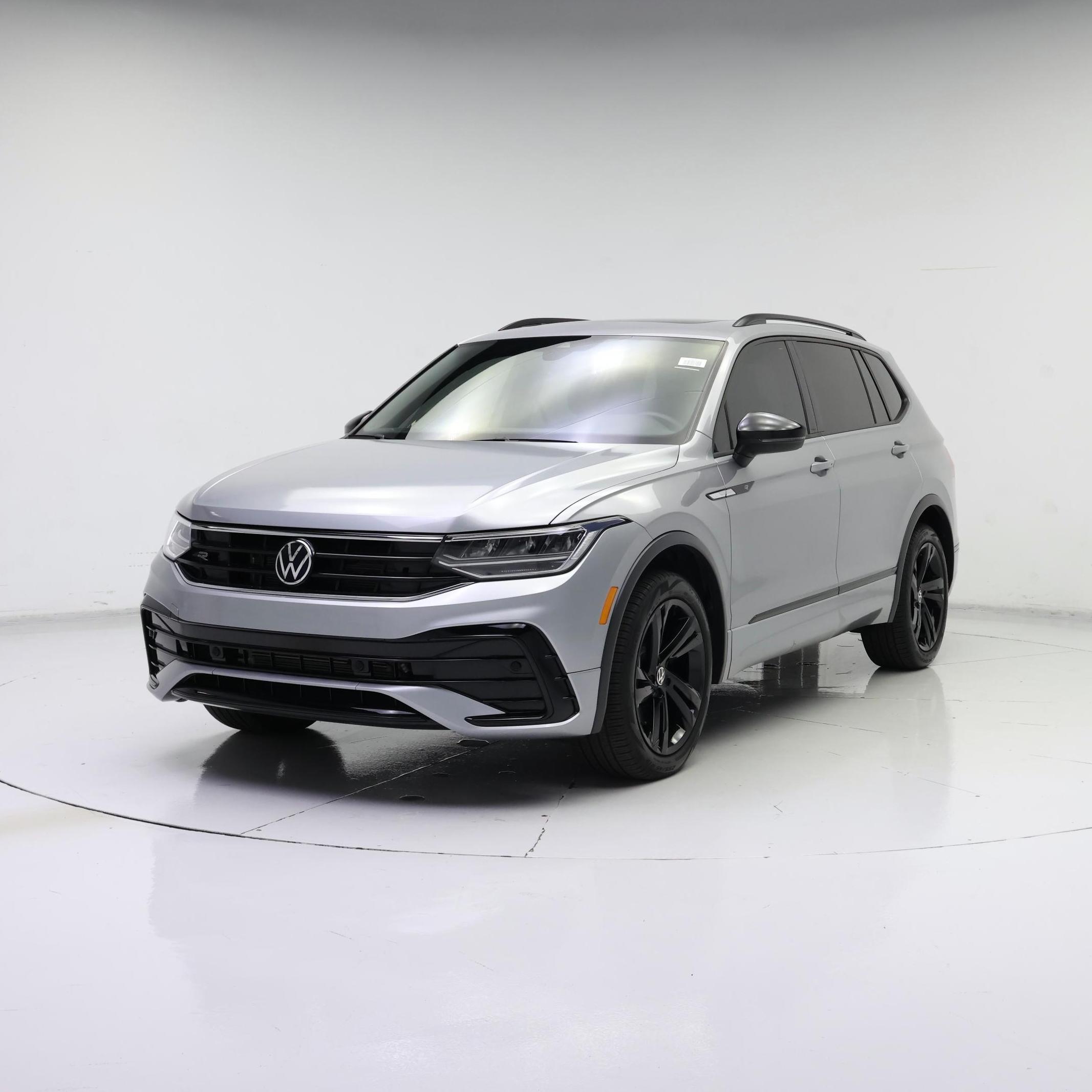 Thumbnail: 2023 Volkswagen Tiguan - 4