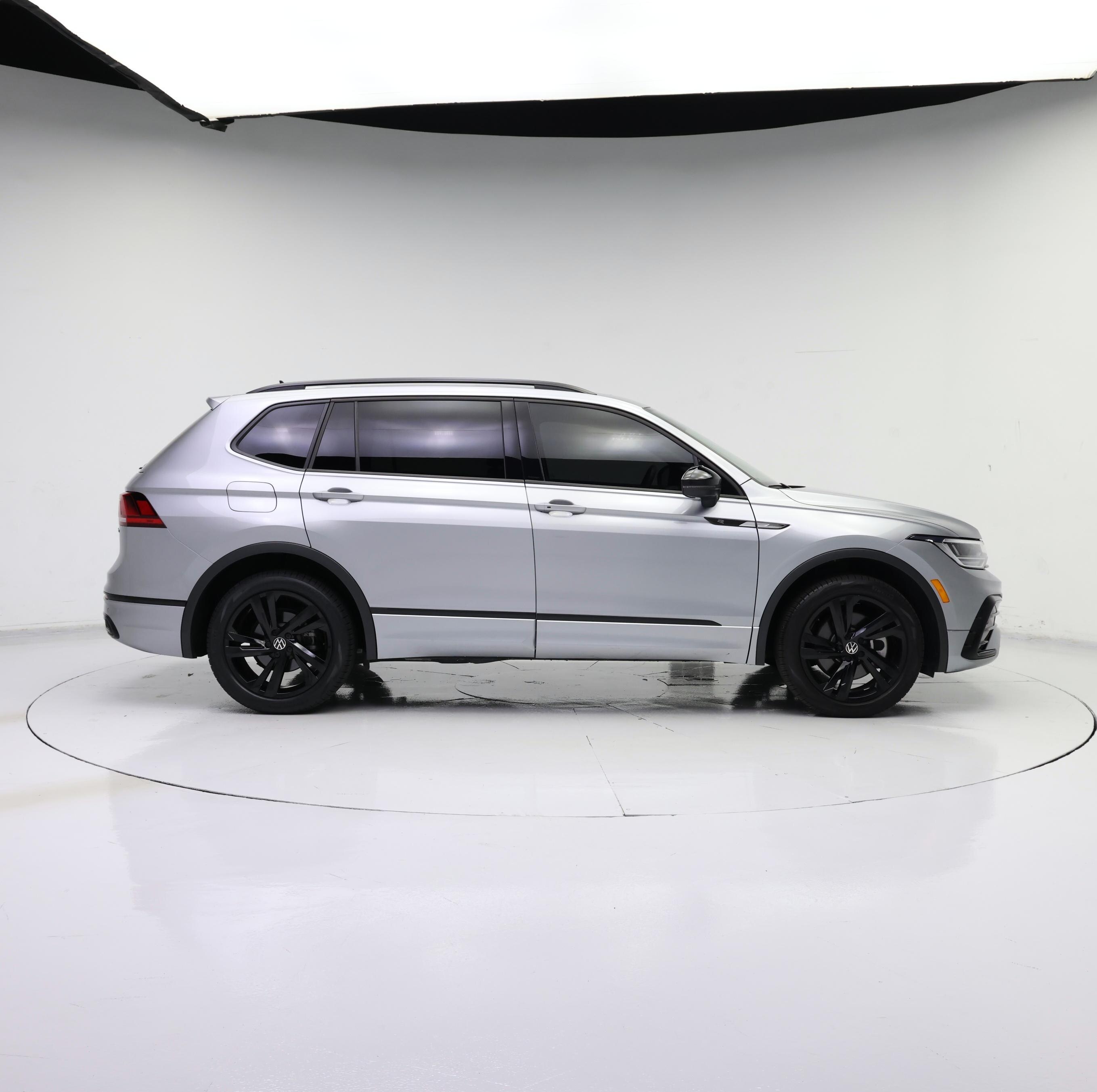 Thumbnail: 2023 Volkswagen Tiguan - 7