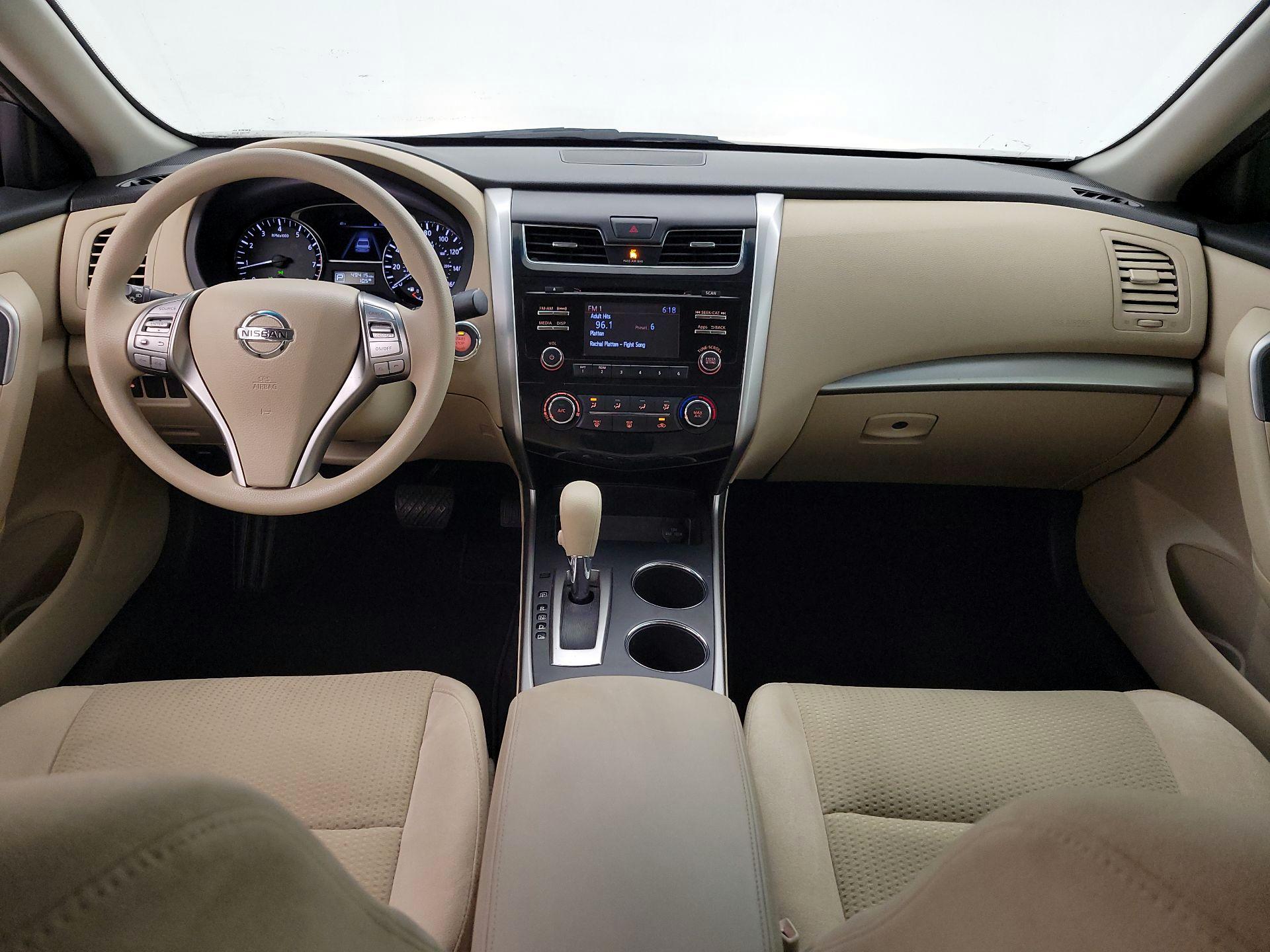 Thumbnail: 2015 Nissan Altima - 9