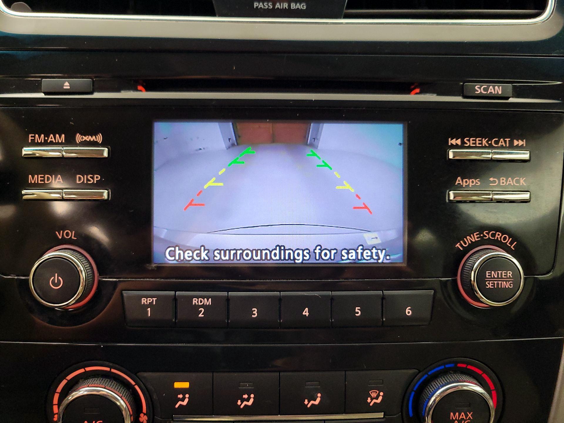 Thumbnail: 2015 Nissan Altima - 14