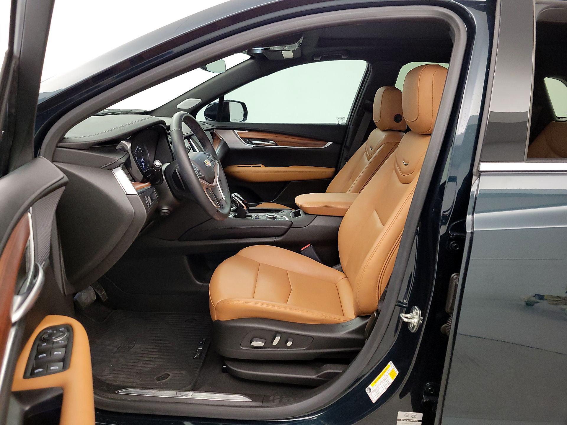 Thumbnail: 2024 Cadillac XT5 - 11