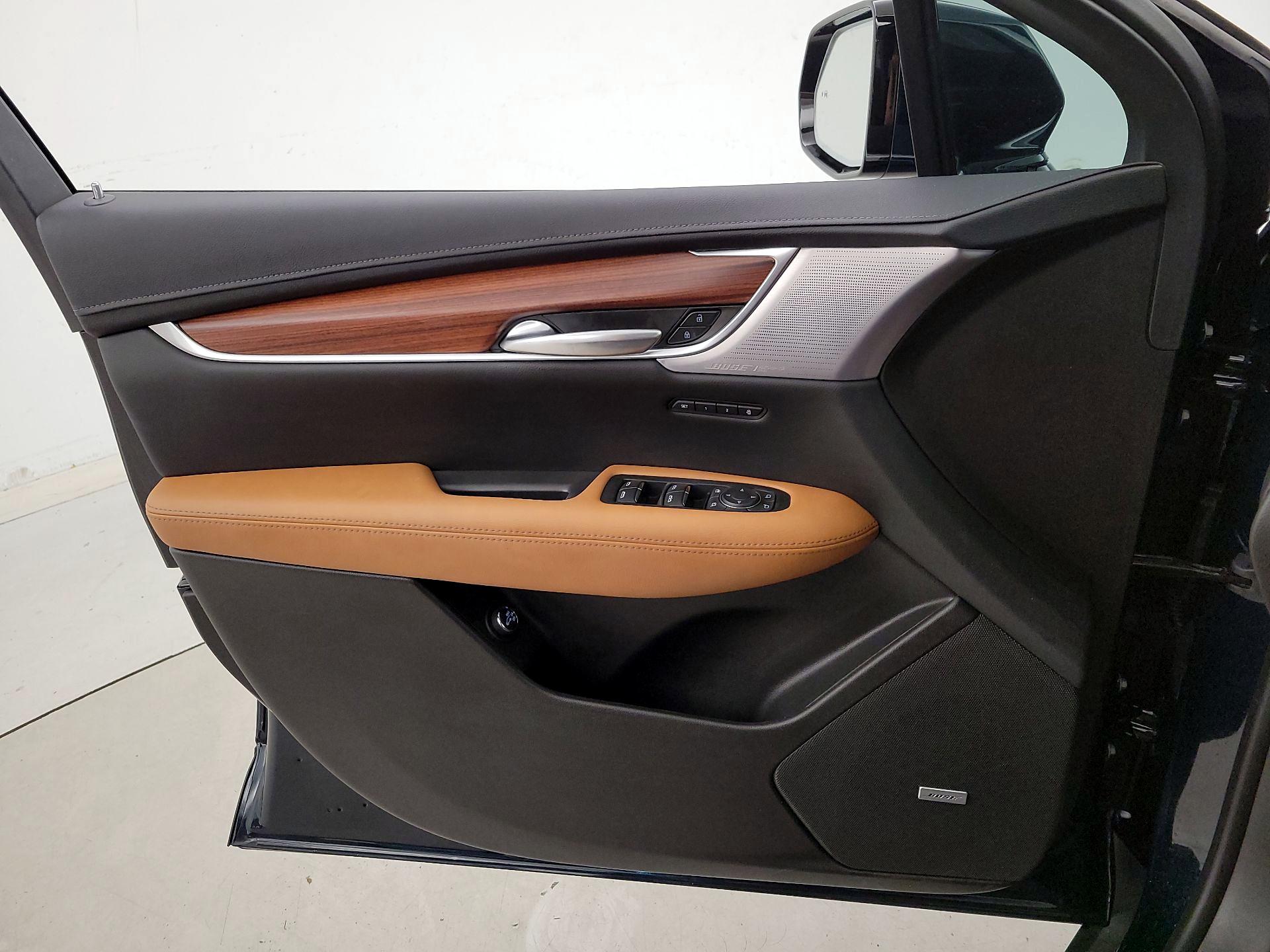 Thumbnail: 2024 Cadillac XT5 - 12