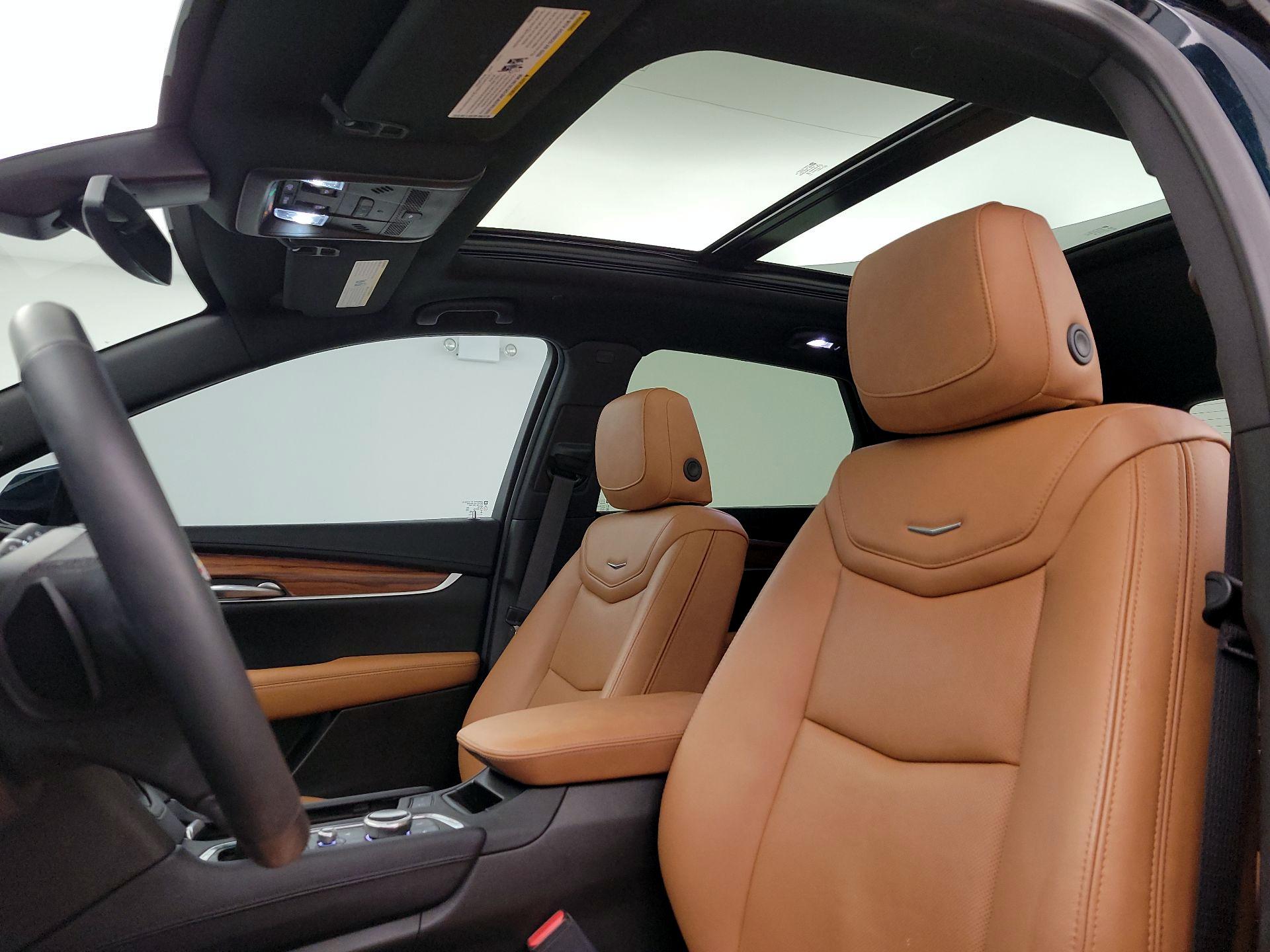 Thumbnail: 2024 Cadillac XT5 - 18