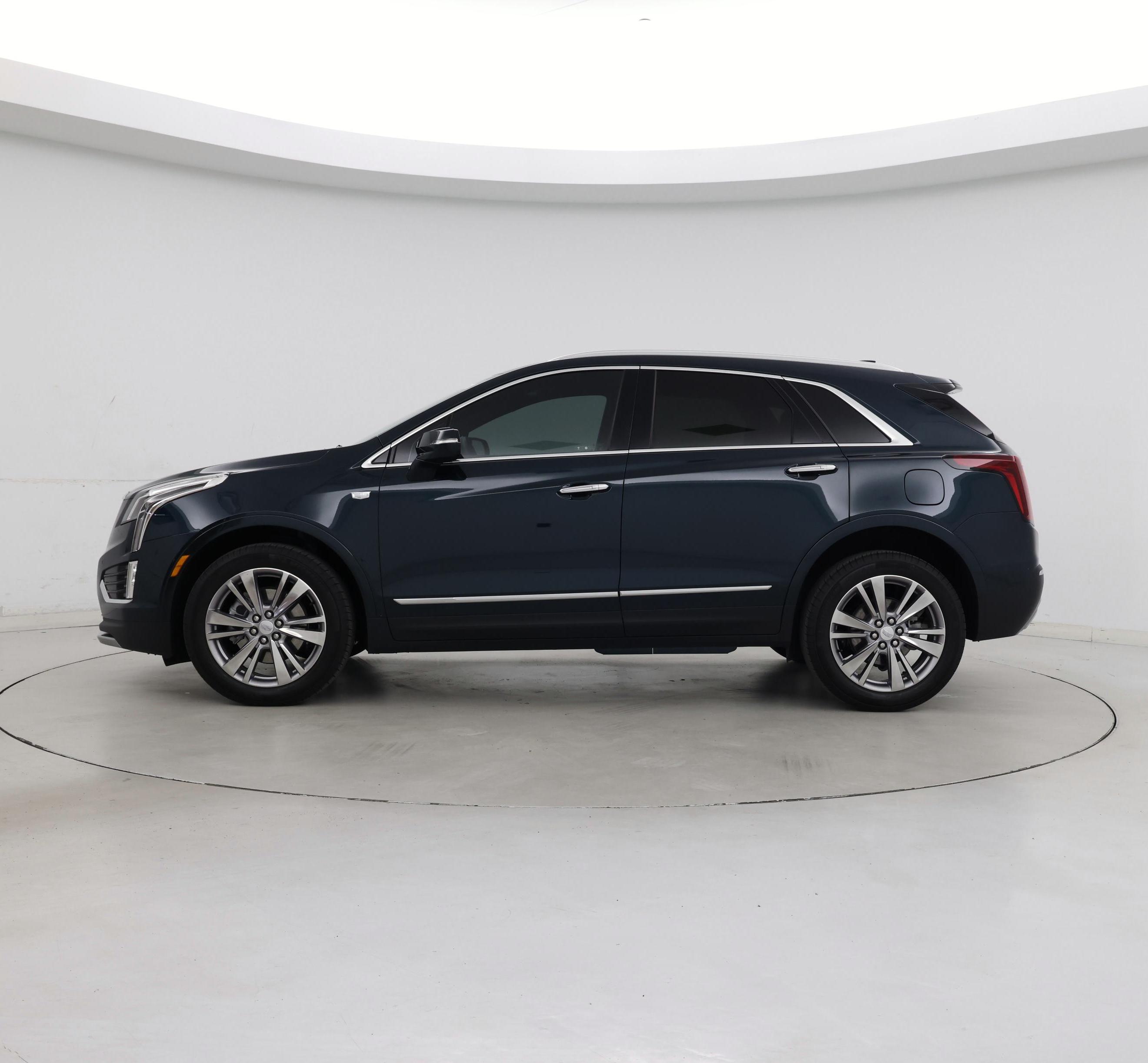 Thumbnail: 2024 Cadillac XT5 - 3
