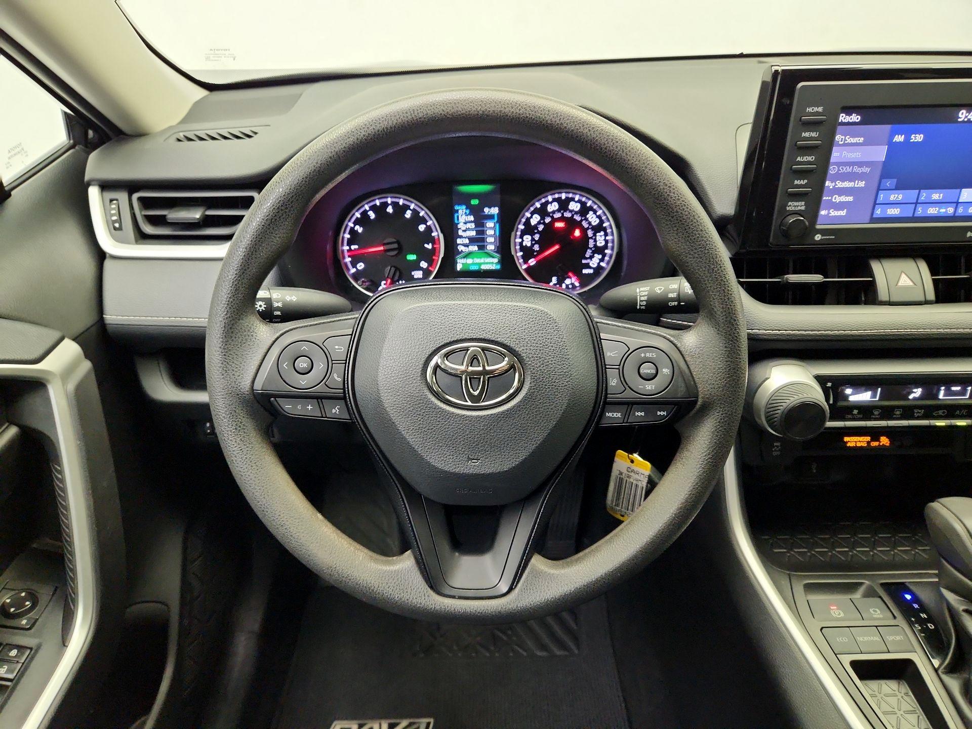 Thumbnail: 2021 Toyota RAV4 - 10
