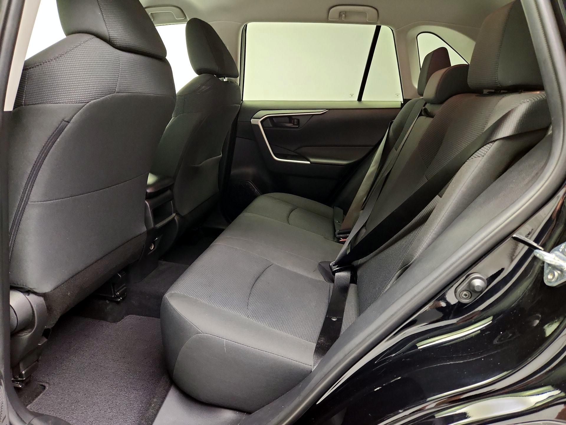 Thumbnail: 2021 Toyota RAV4 - 19