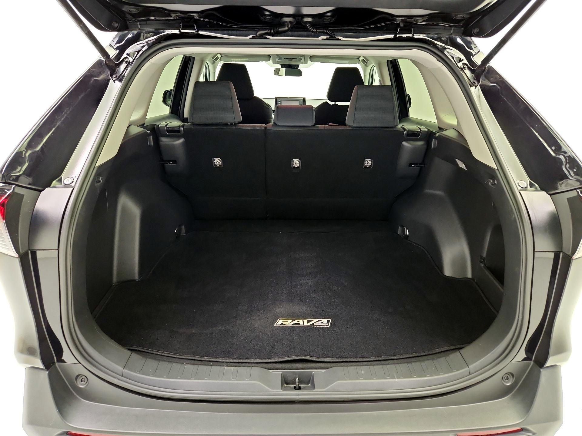 Thumbnail: 2021 Toyota RAV4 - 20
