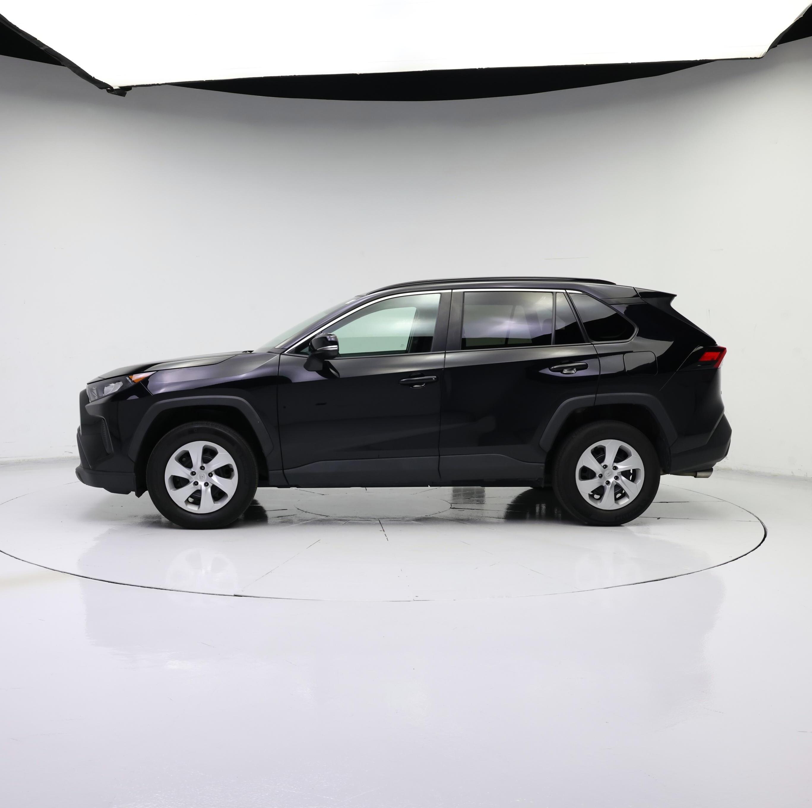 Thumbnail: 2021 Toyota RAV4 - 3