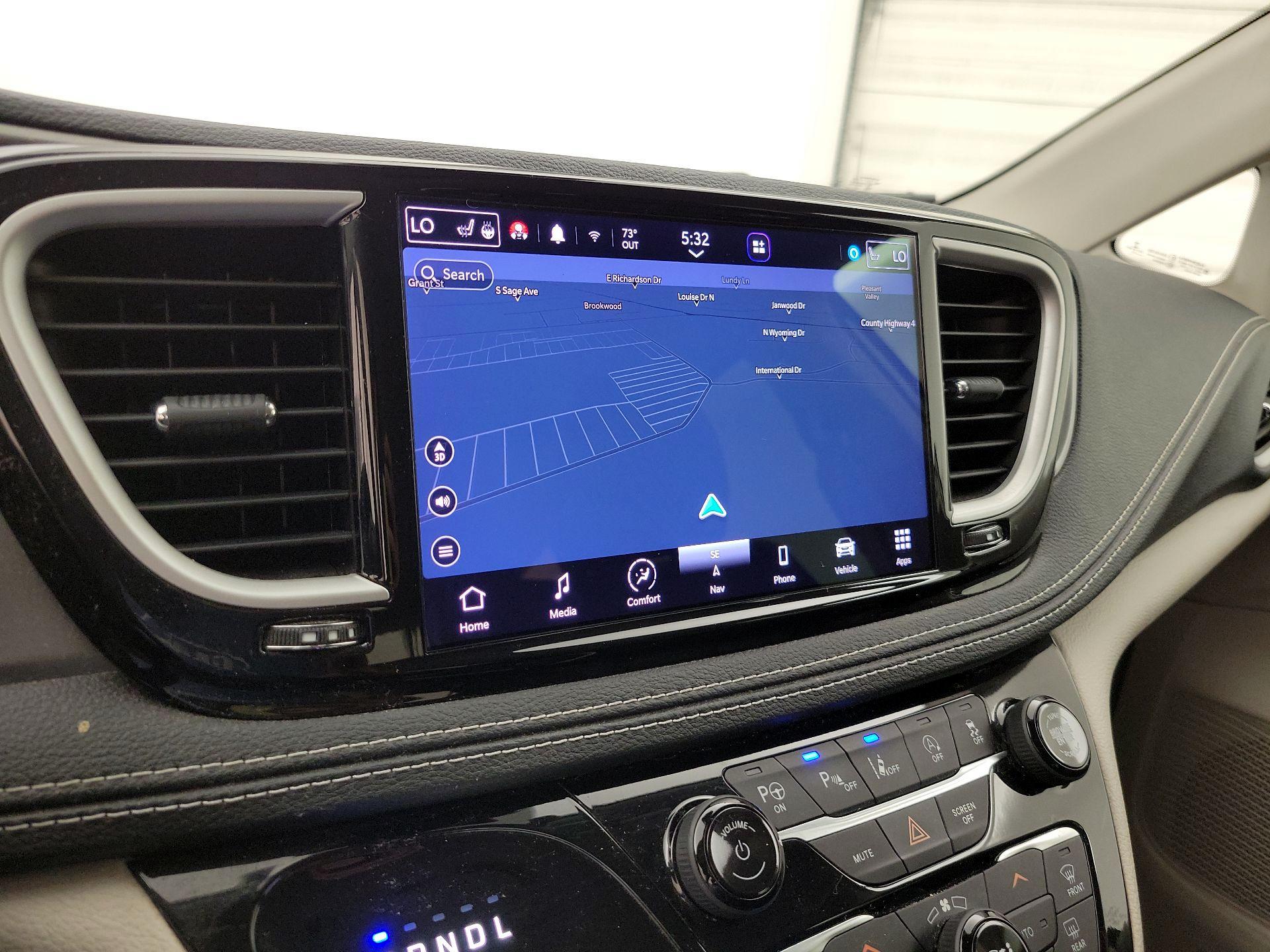 Thumbnail: 2022 Chrysler Pacifica - 14