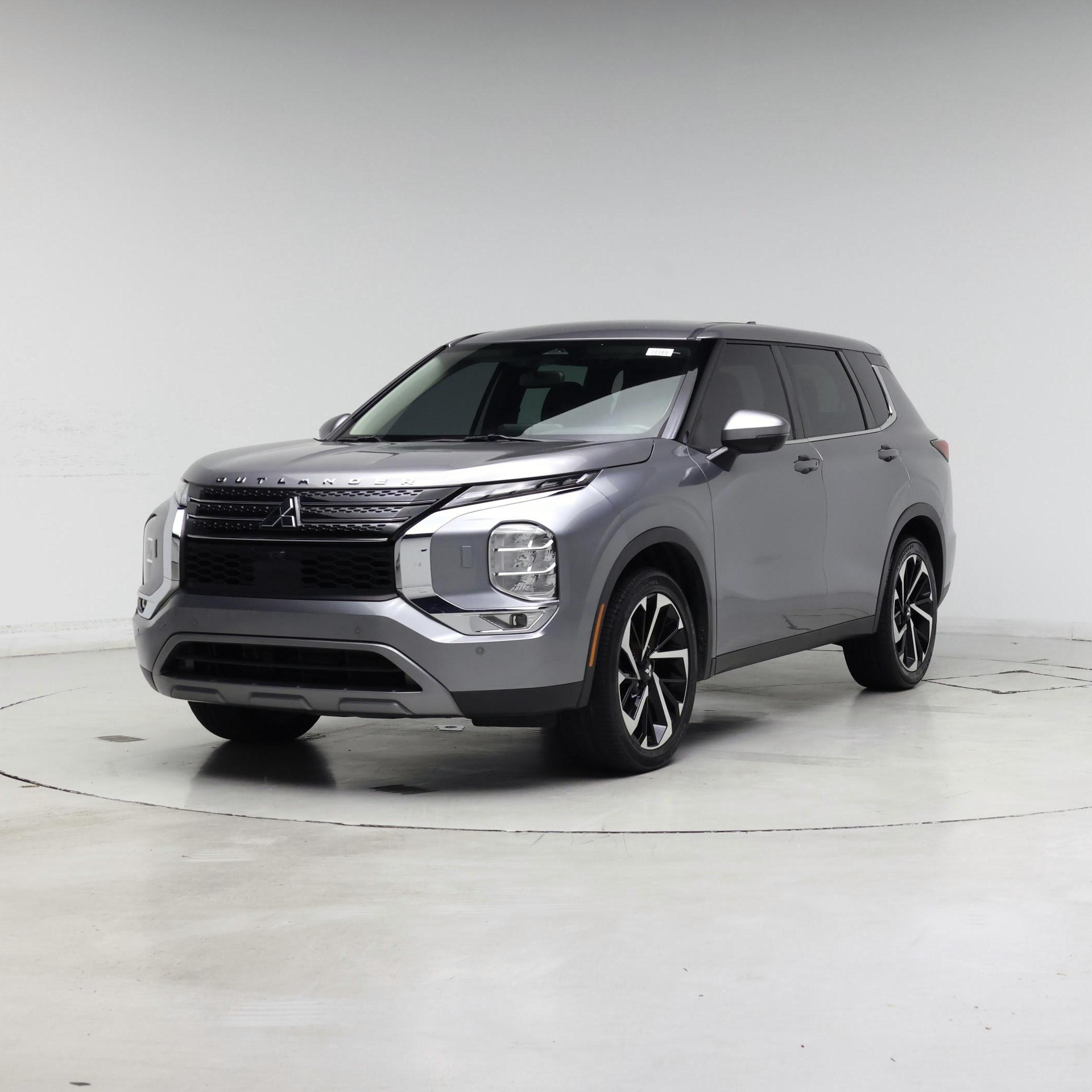Thumbnail: 2023 Mitsubishi Outlander - 4