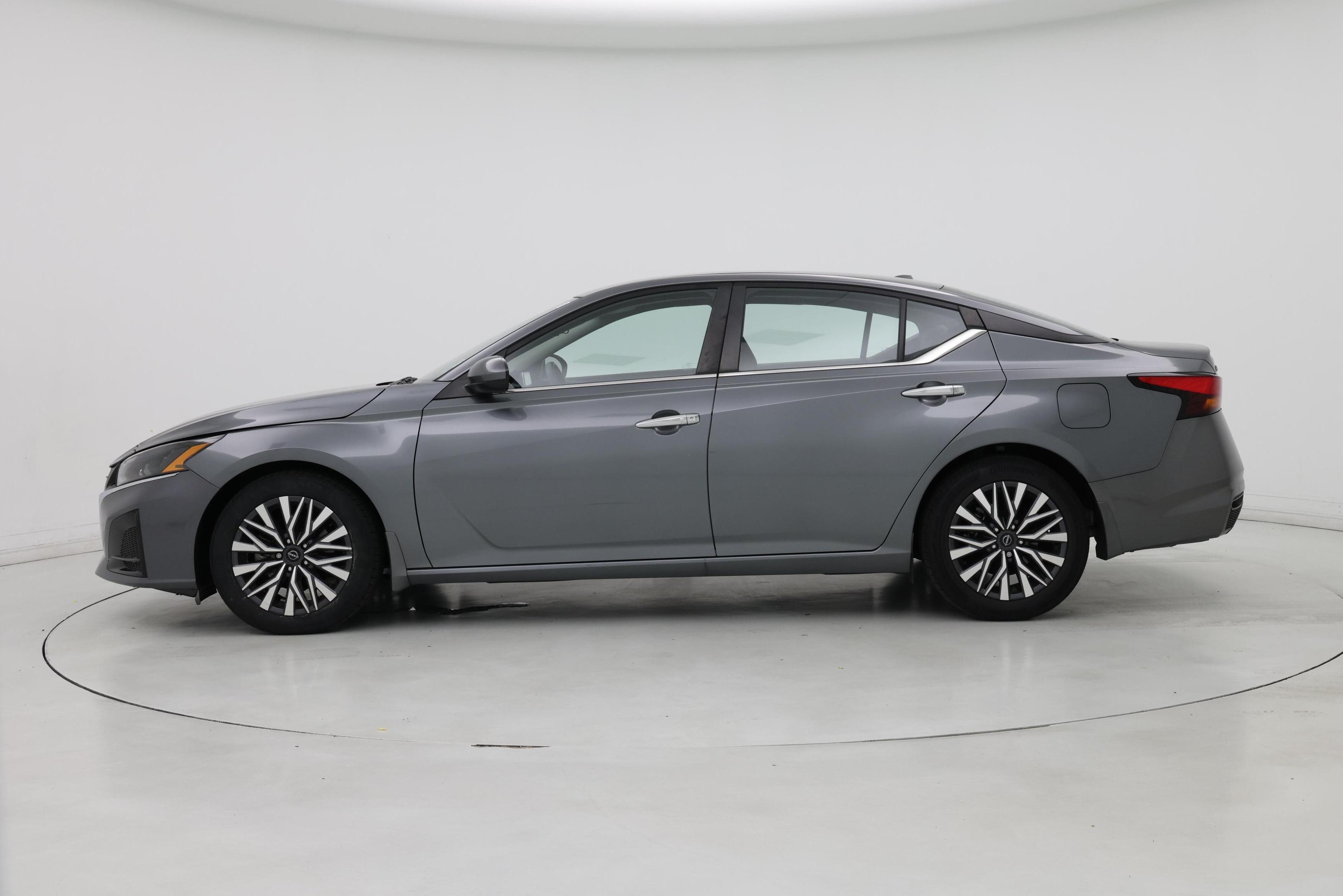 Thumbnail: 2023 Nissan Altima - 3