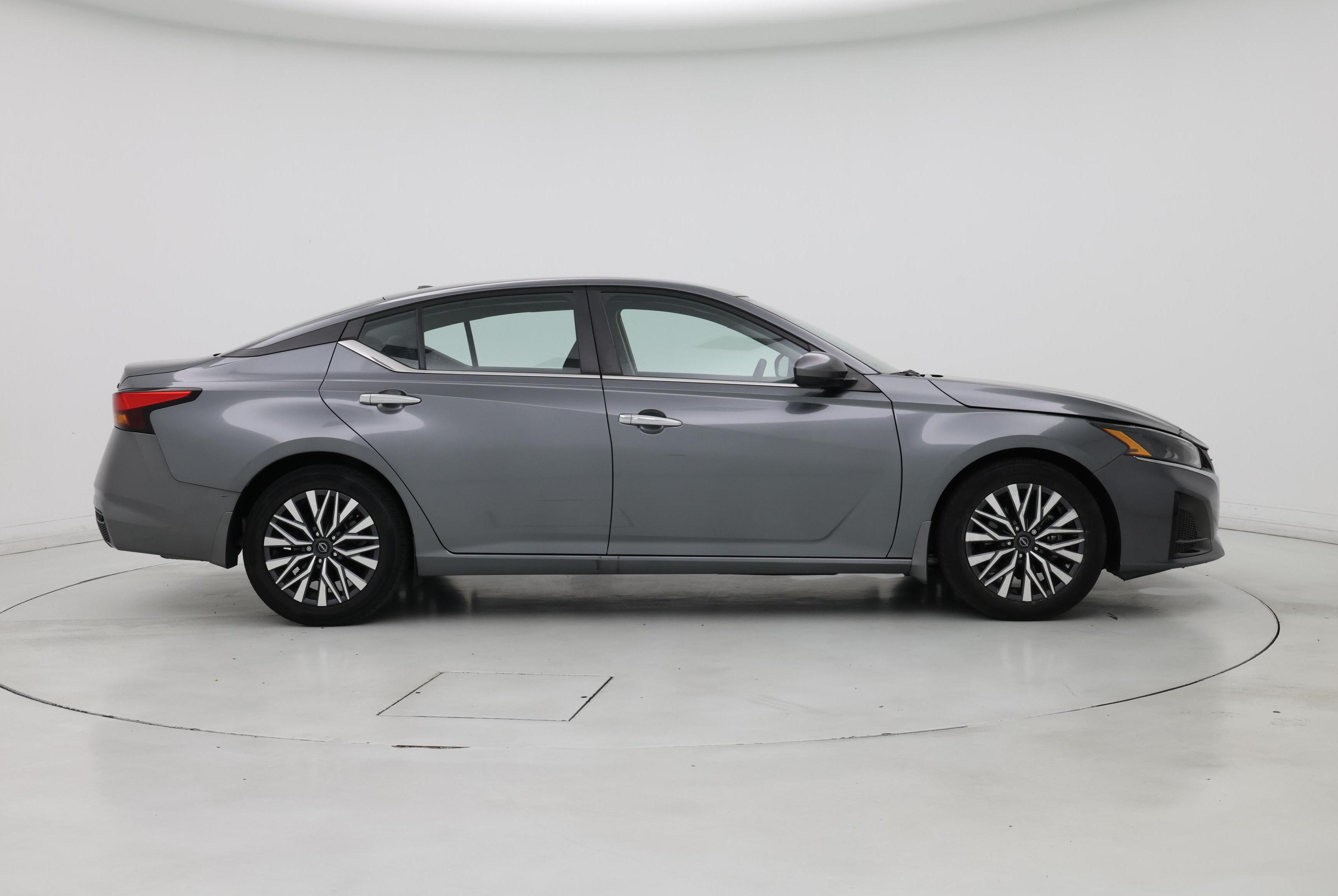 Thumbnail: 2023 Nissan Altima - 7