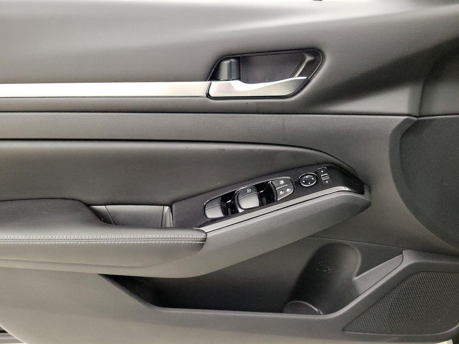 2023 Nissan Altima SV - Photo 13