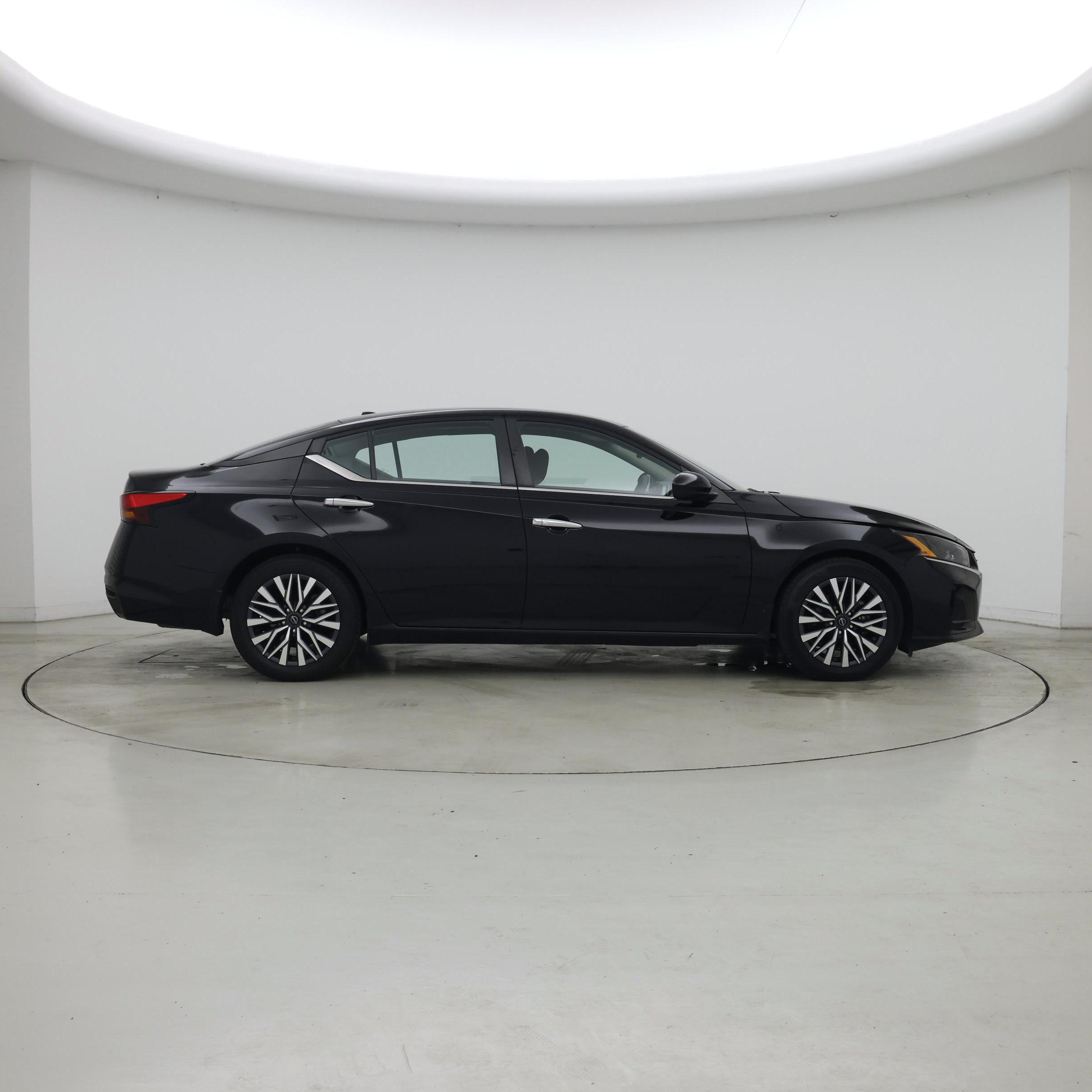 Thumbnail: 2023 Nissan Altima - 7