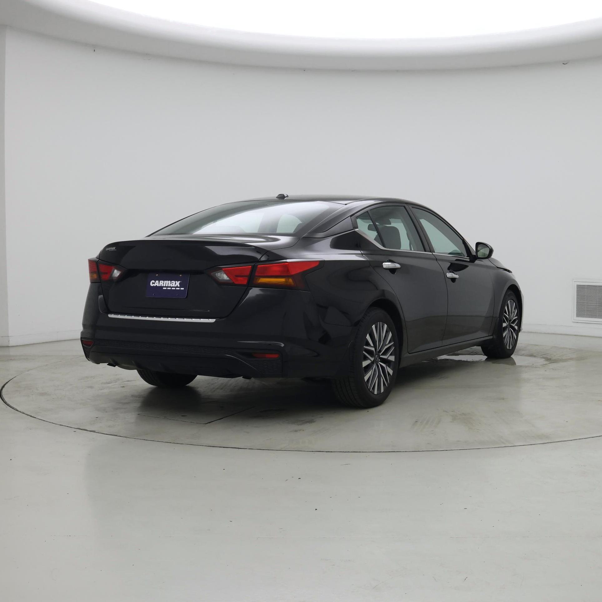 Thumbnail: 2023 Nissan Altima - 8