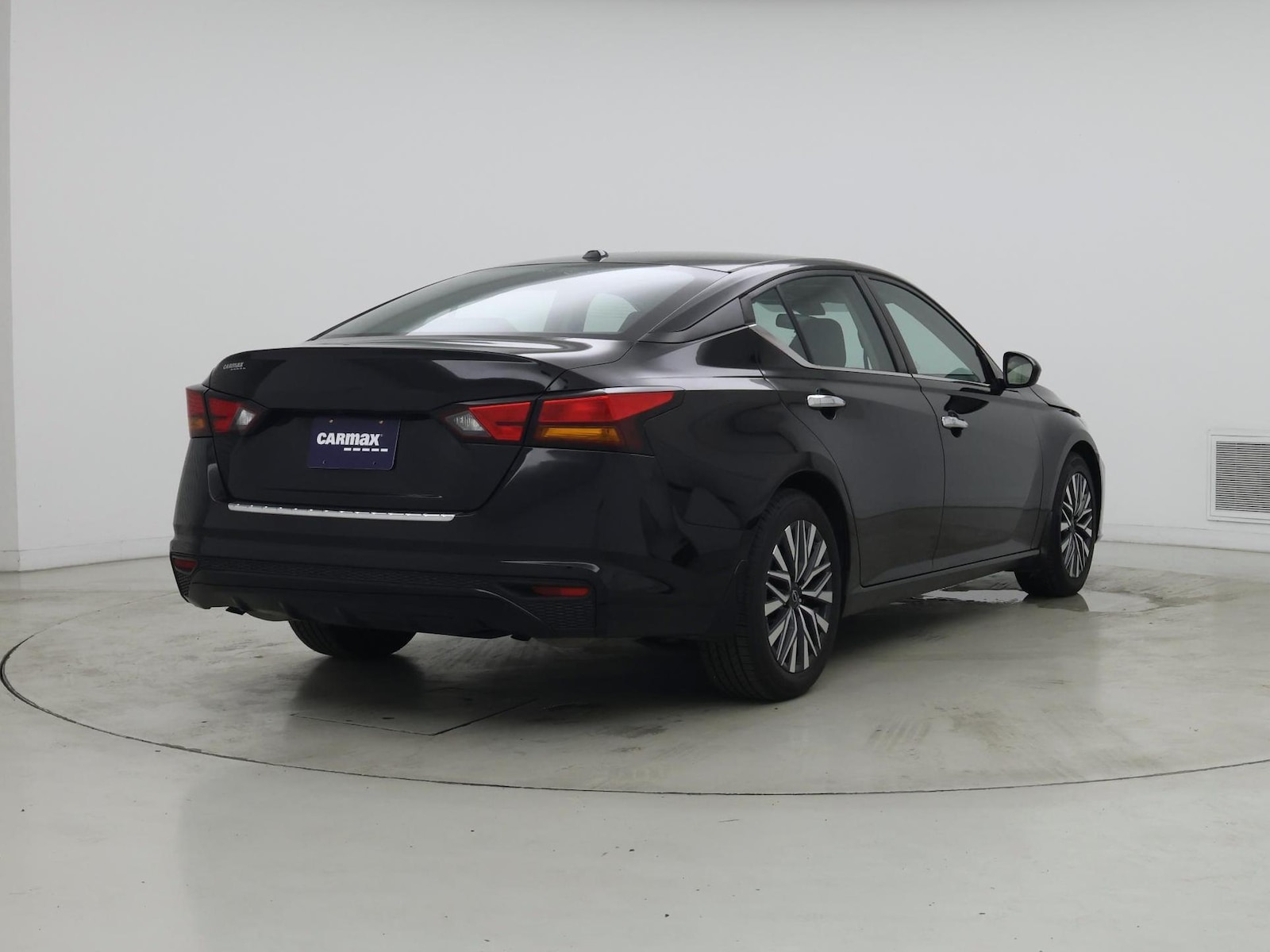 2023 Nissan Altima SV - Photo 9