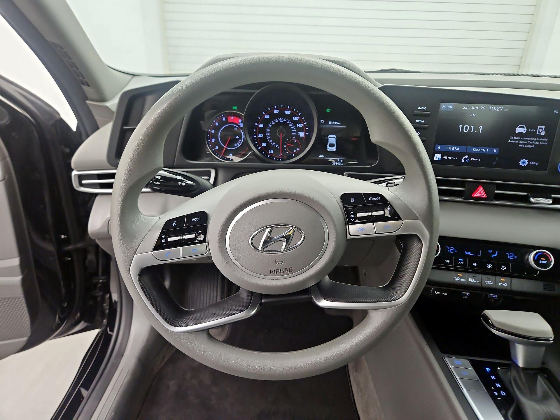 Thumbnail: 2023 Hyundai Elantra - 10